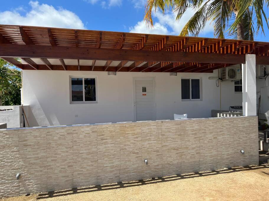 Romantic place savaneta near several beaches