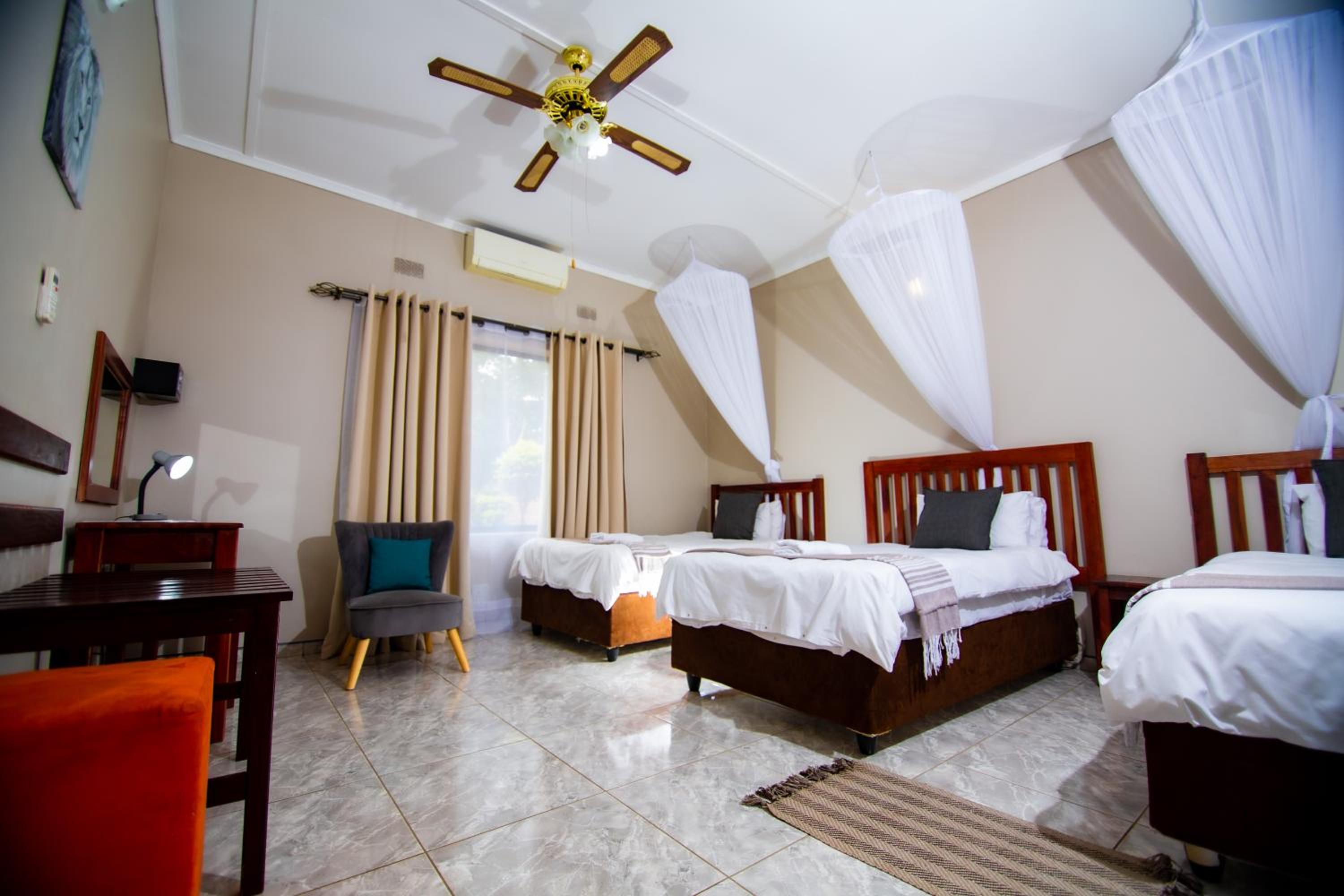 Dzimbahwe Guest Lodge