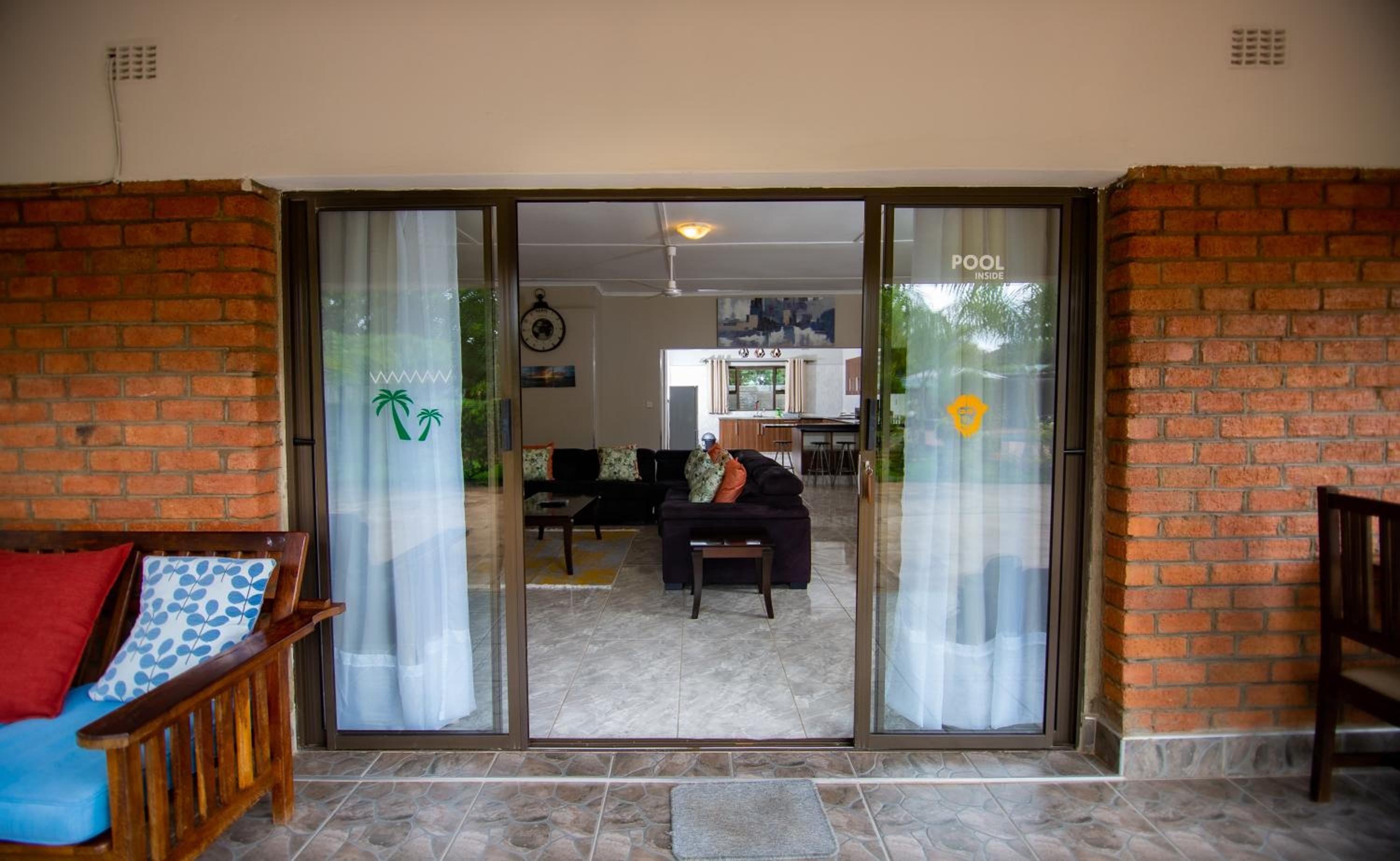 Dzimbahwe Guest Lodge
