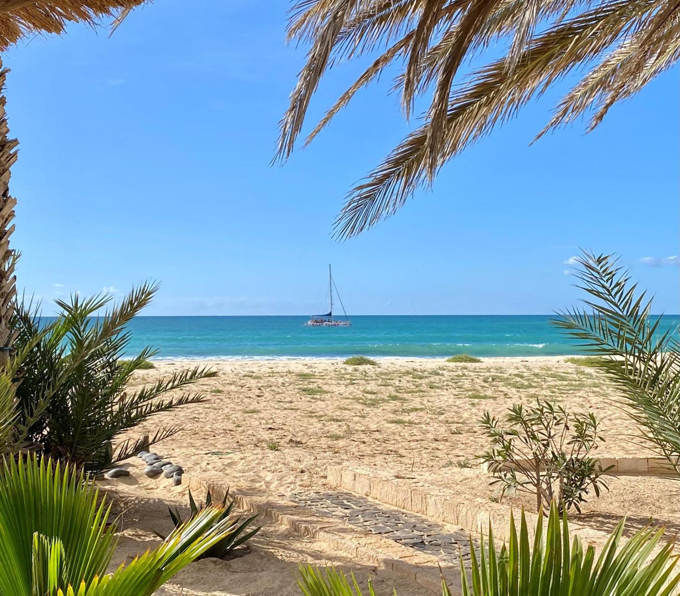 Vila Mare - Praia de Chaves frontline