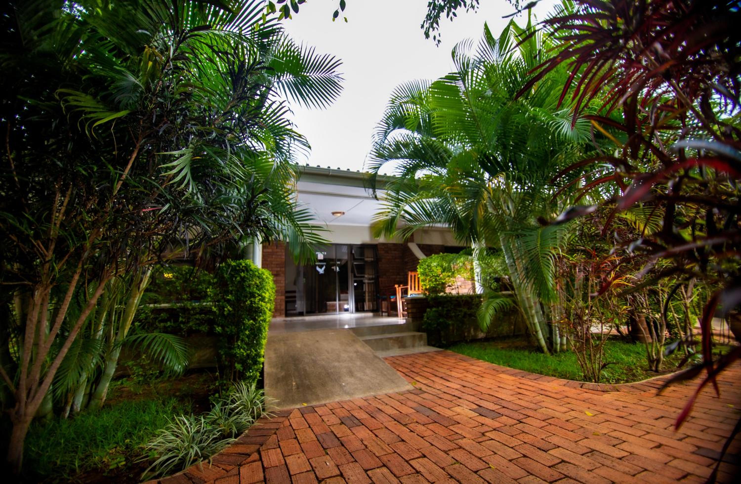 Dzimbahwe Guest Lodge