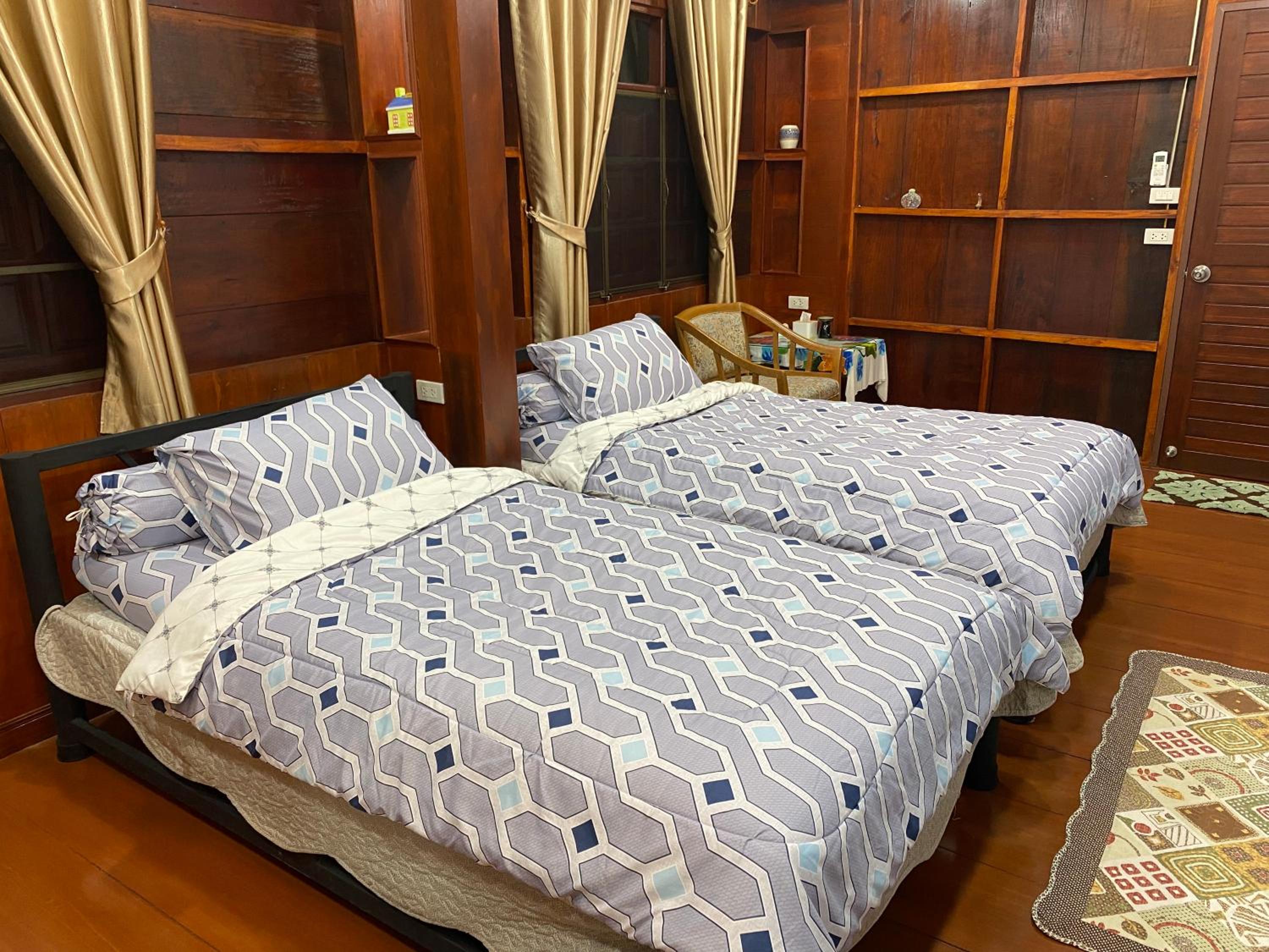 188 Teak House บ้านต้นสัก