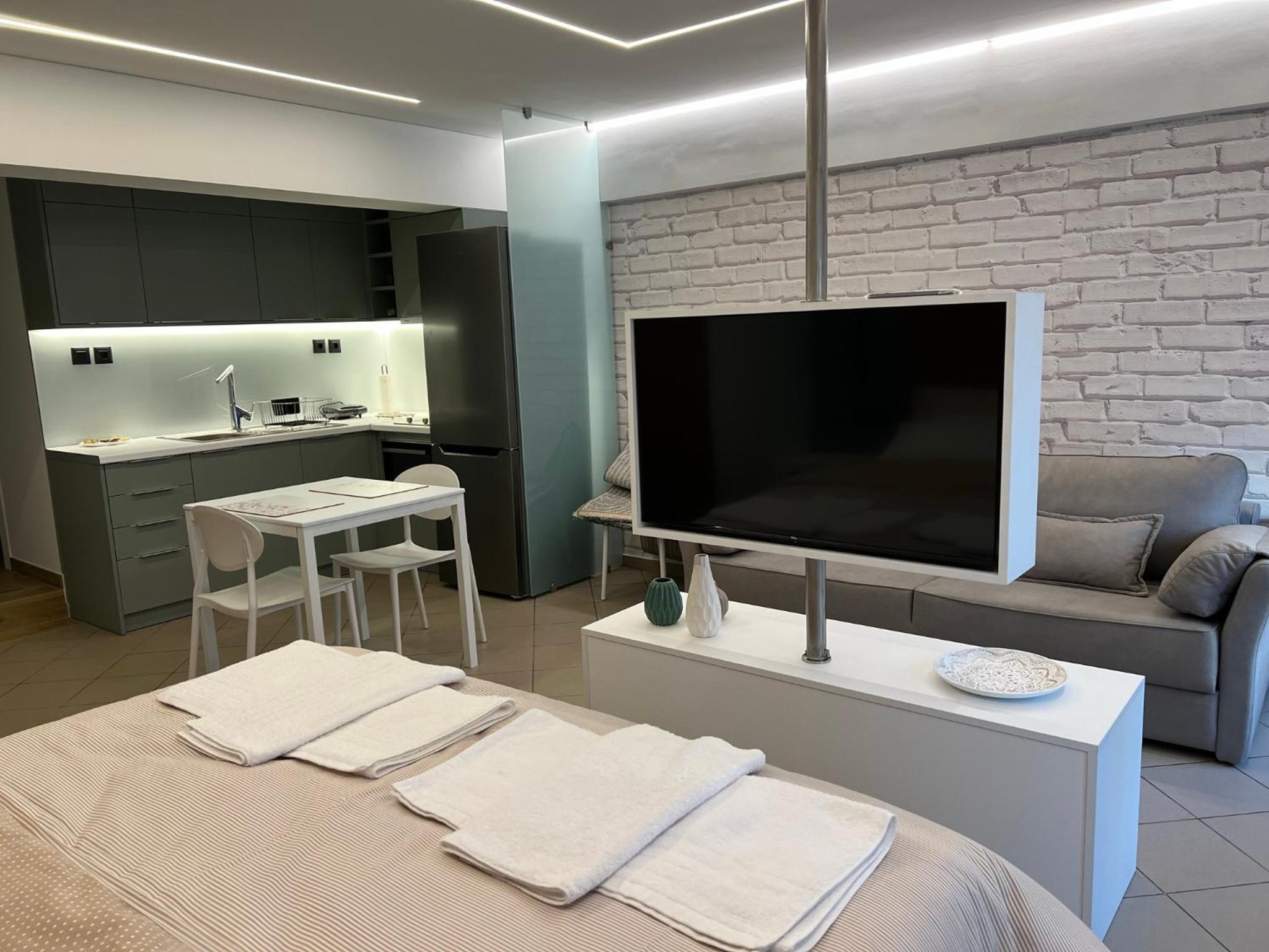 NAFPAKTOS-luxury suite view 5