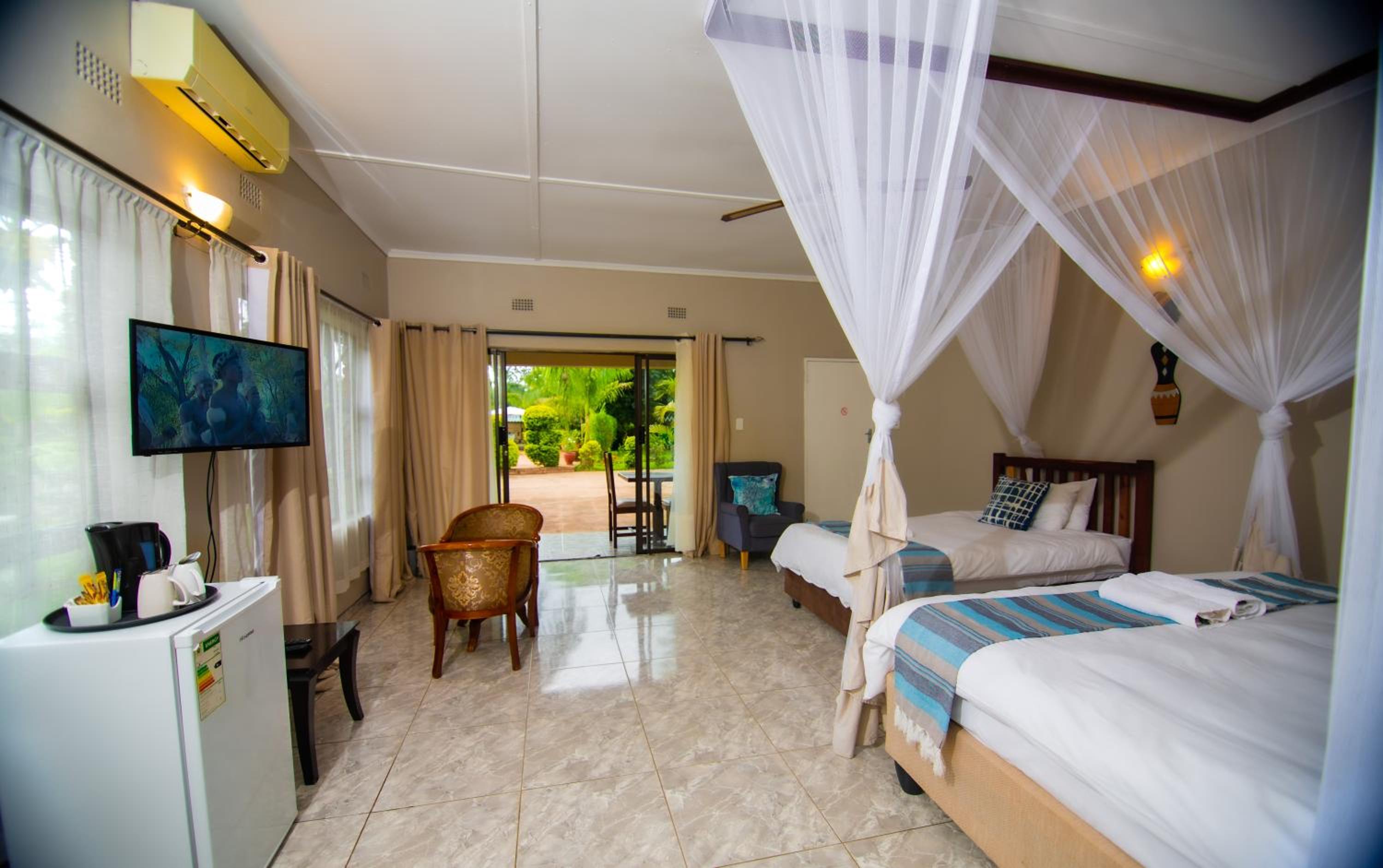 Dzimbahwe Guest Lodge