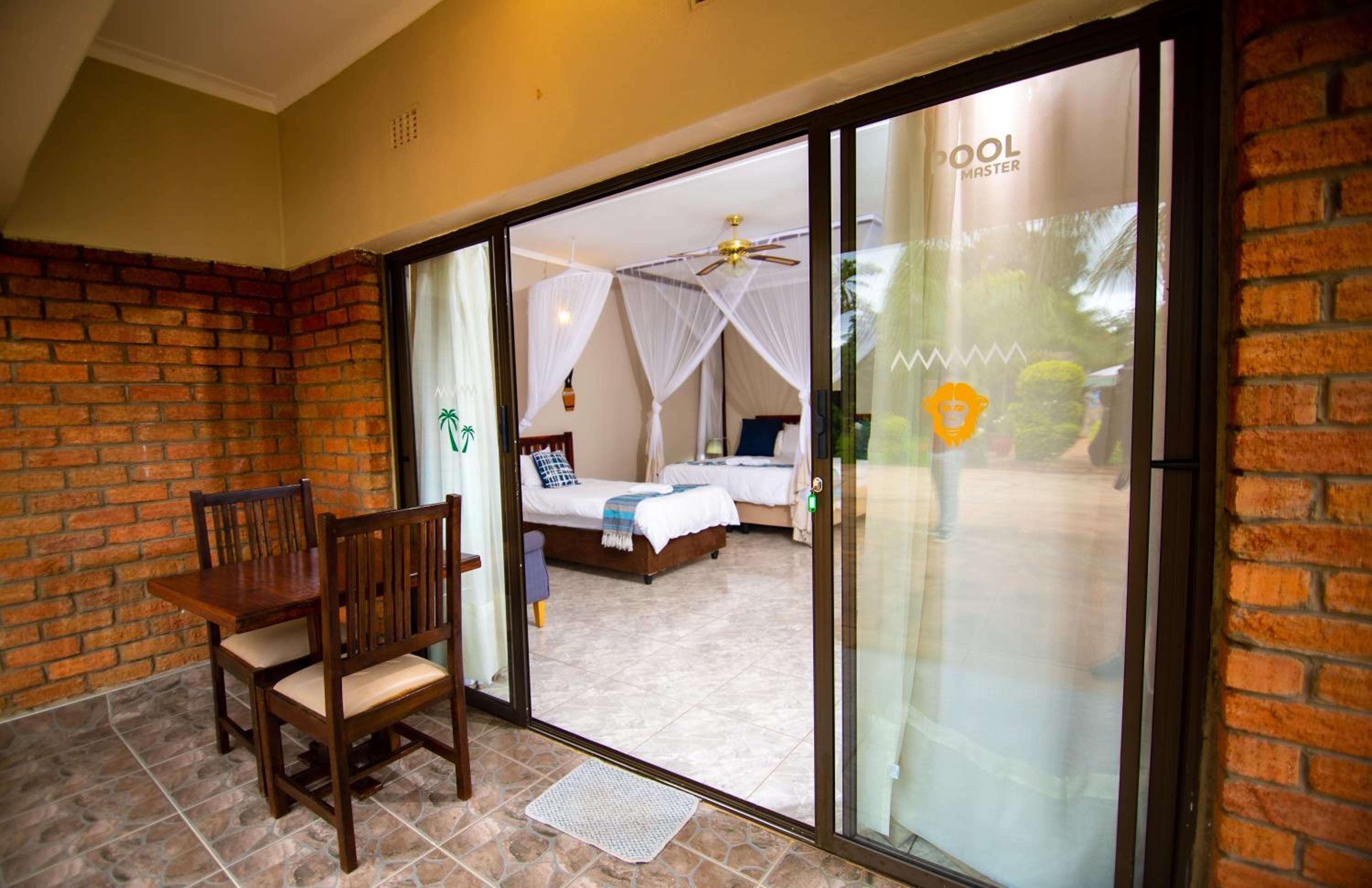 Dzimbahwe Guest Lodge
