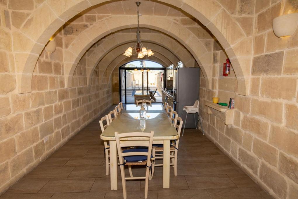 Ta' Rozi 5 Bedroom Farmhouse with Private Pool view 4