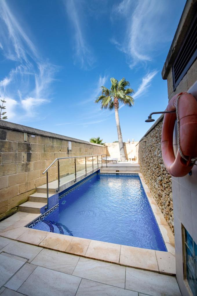 Ta' Rozi 5 Bedroom Farmhouse with Private Pool view 3