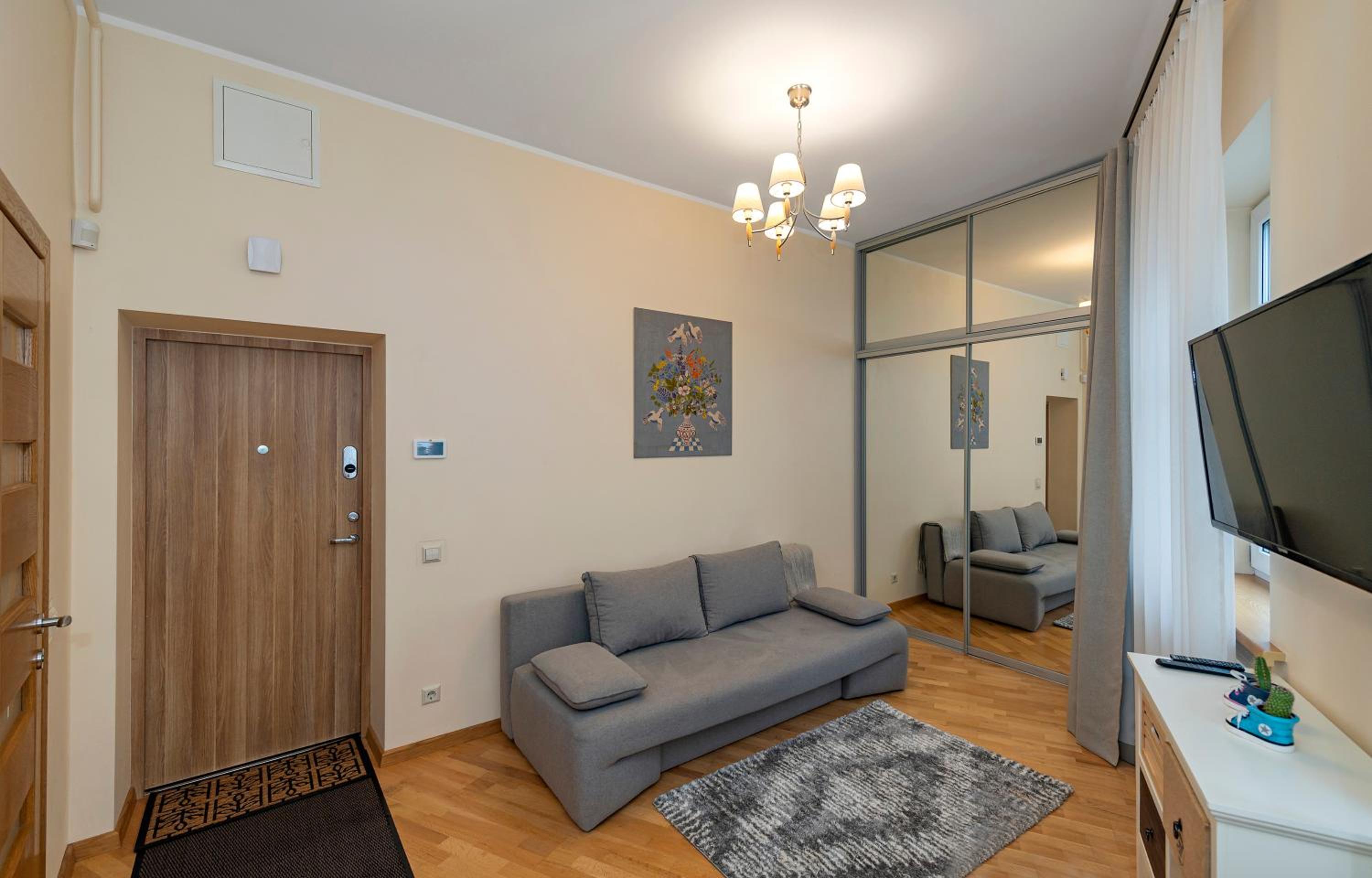 Comfortable old town studio apartment by Polo Apartments view 4