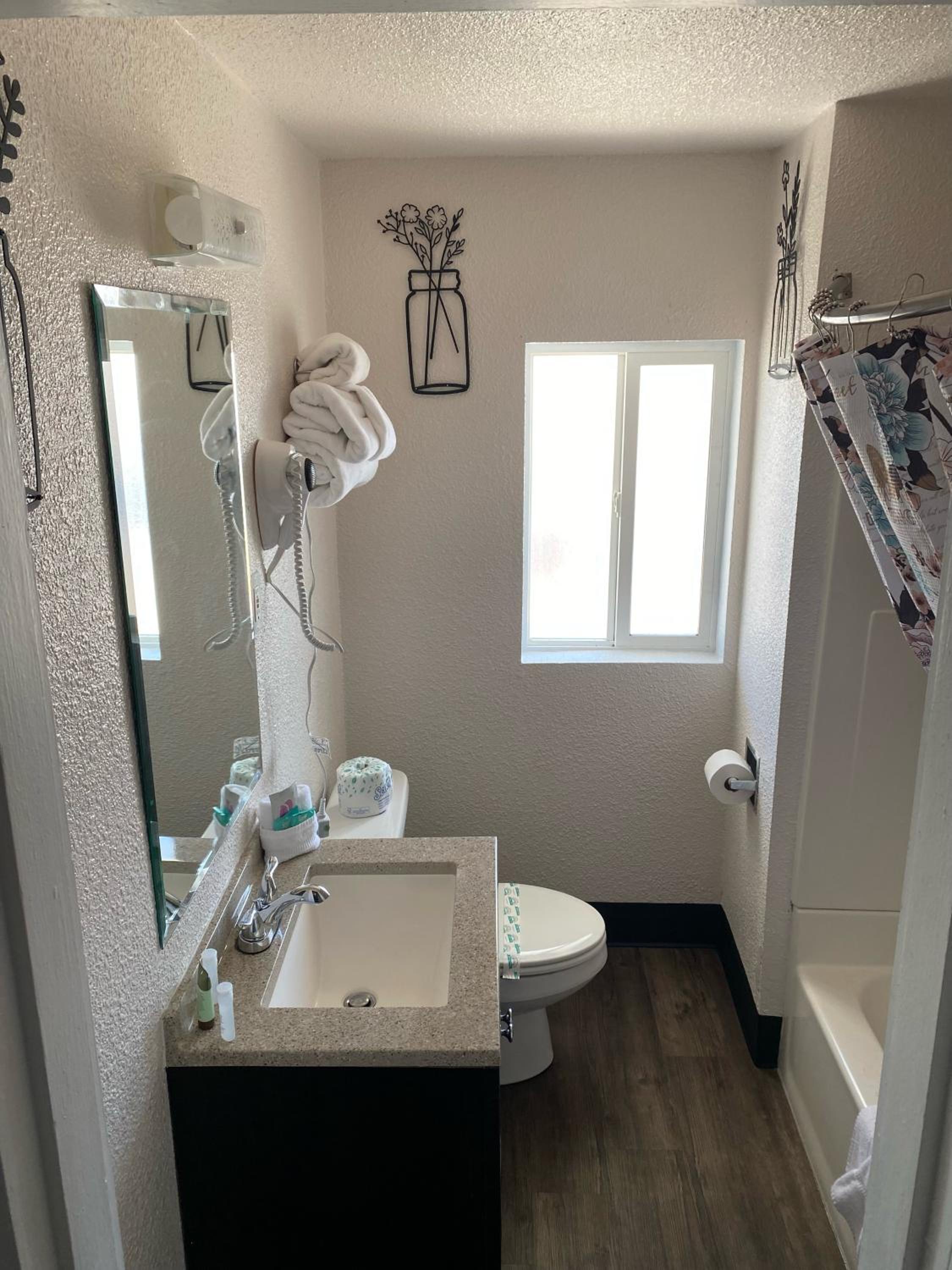 Baker City Vacations - Baker City Motel  RV - Property Image 22