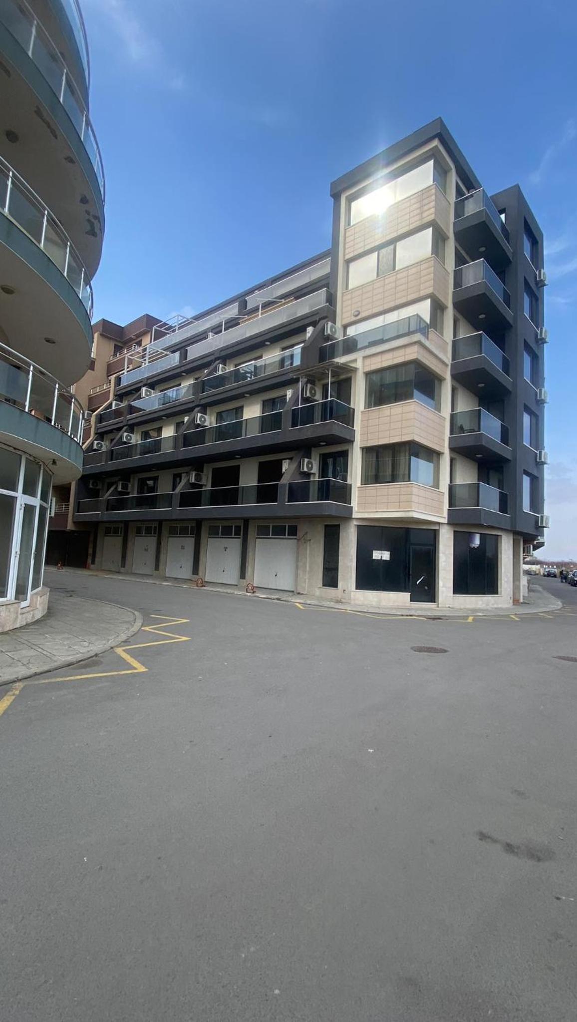 Sea View Apartment with Free Parking