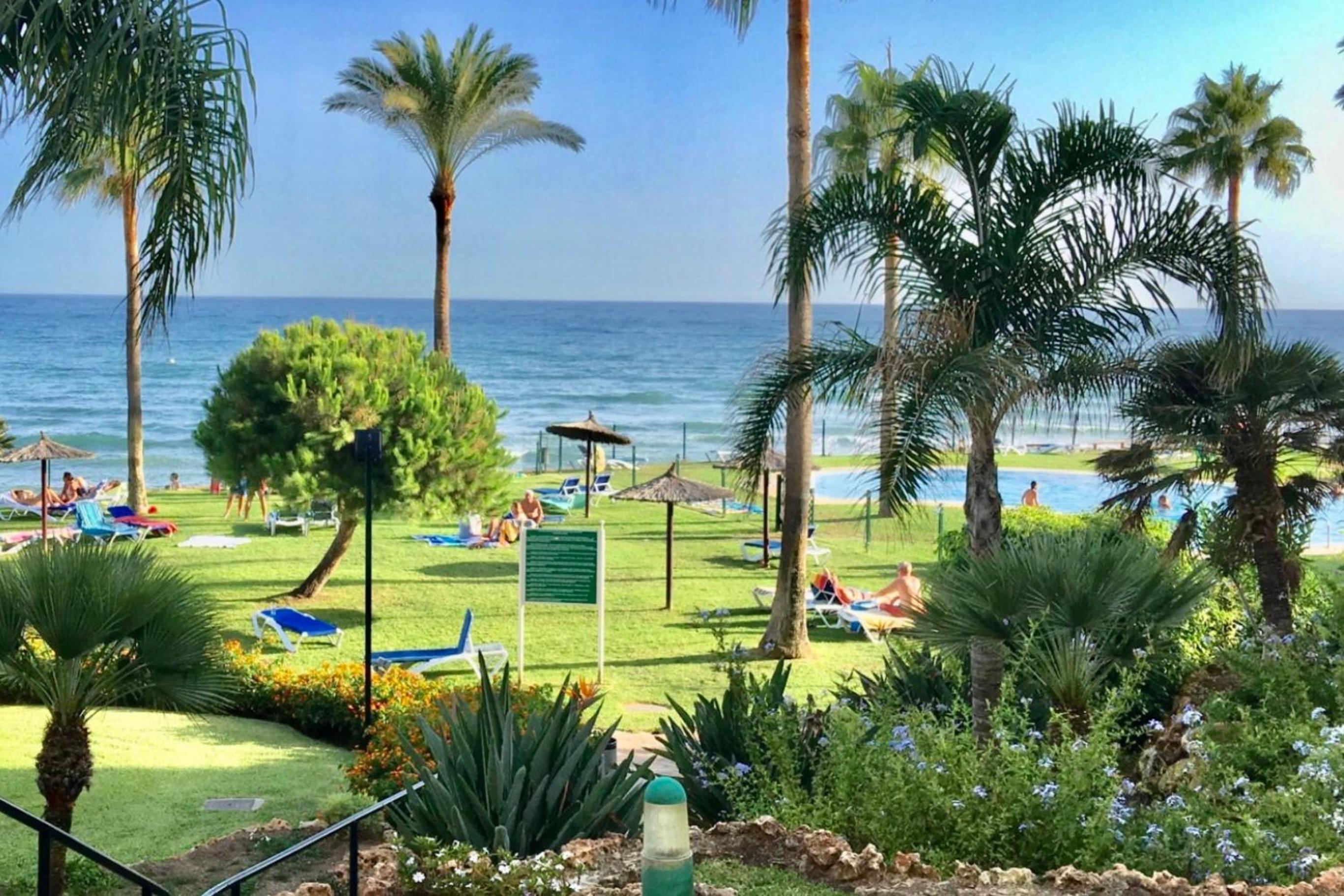 MI CAPRICHO BEACHFRONT- P300 - Apartment with sea view