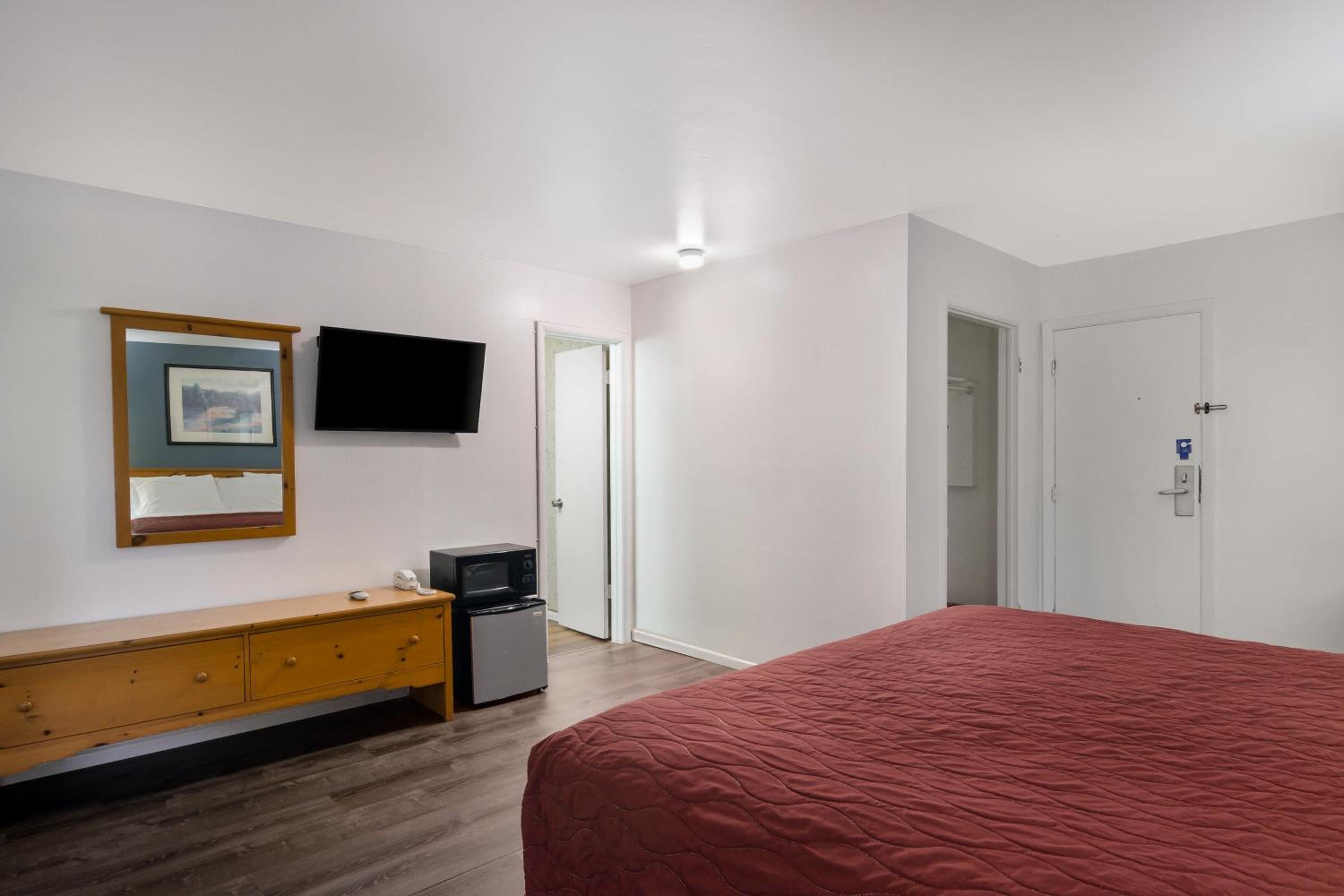 Rodeway Inn & Suites Sidney Historic Downtown I-80