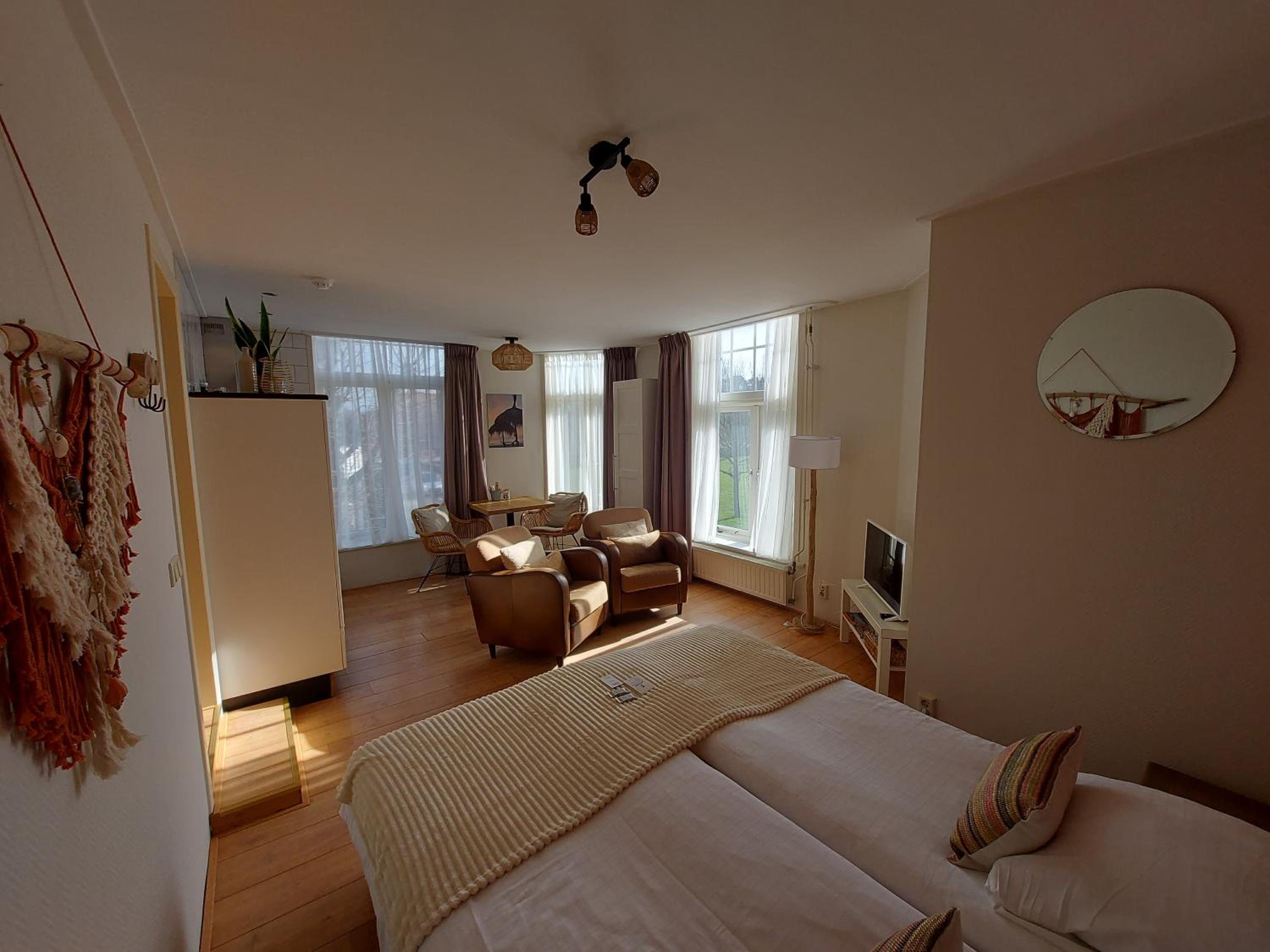 Photo 9