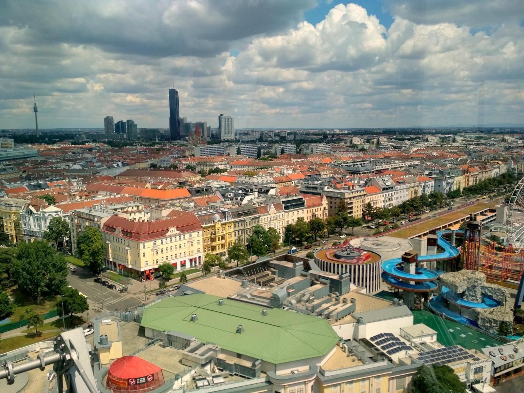 CENTER ! 3 stops away from the Center of Vienna!