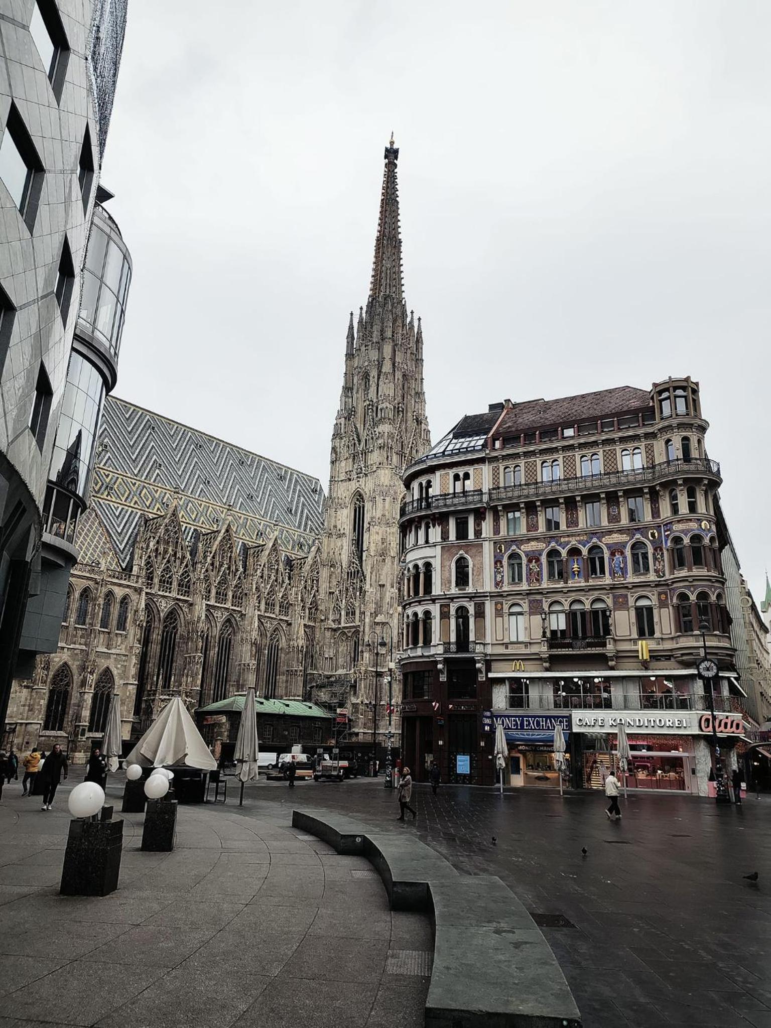 CENTER ! 3 stops away from the Center of Vienna!