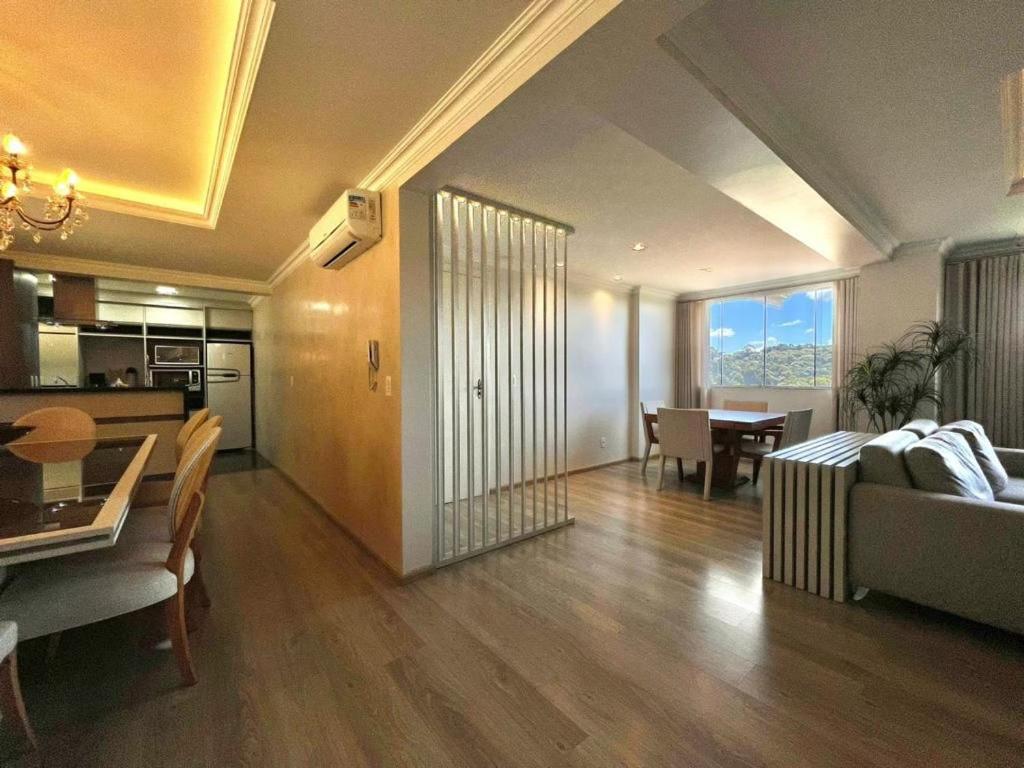 Apartamento Luxo 3 quartos Gramado próximo ao centro locação de temporada