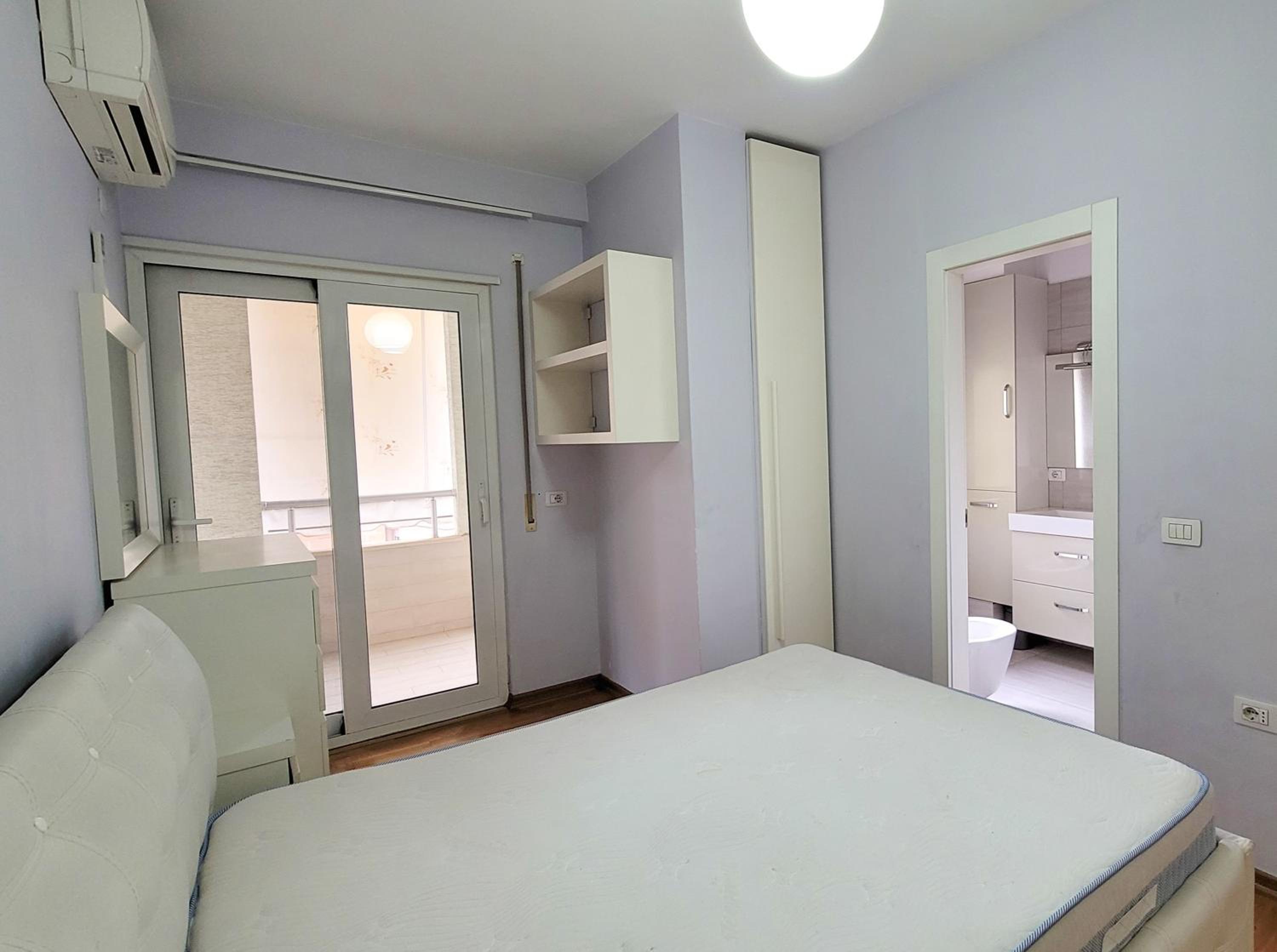 Modern 1BR Skyline City View - Central Tirana