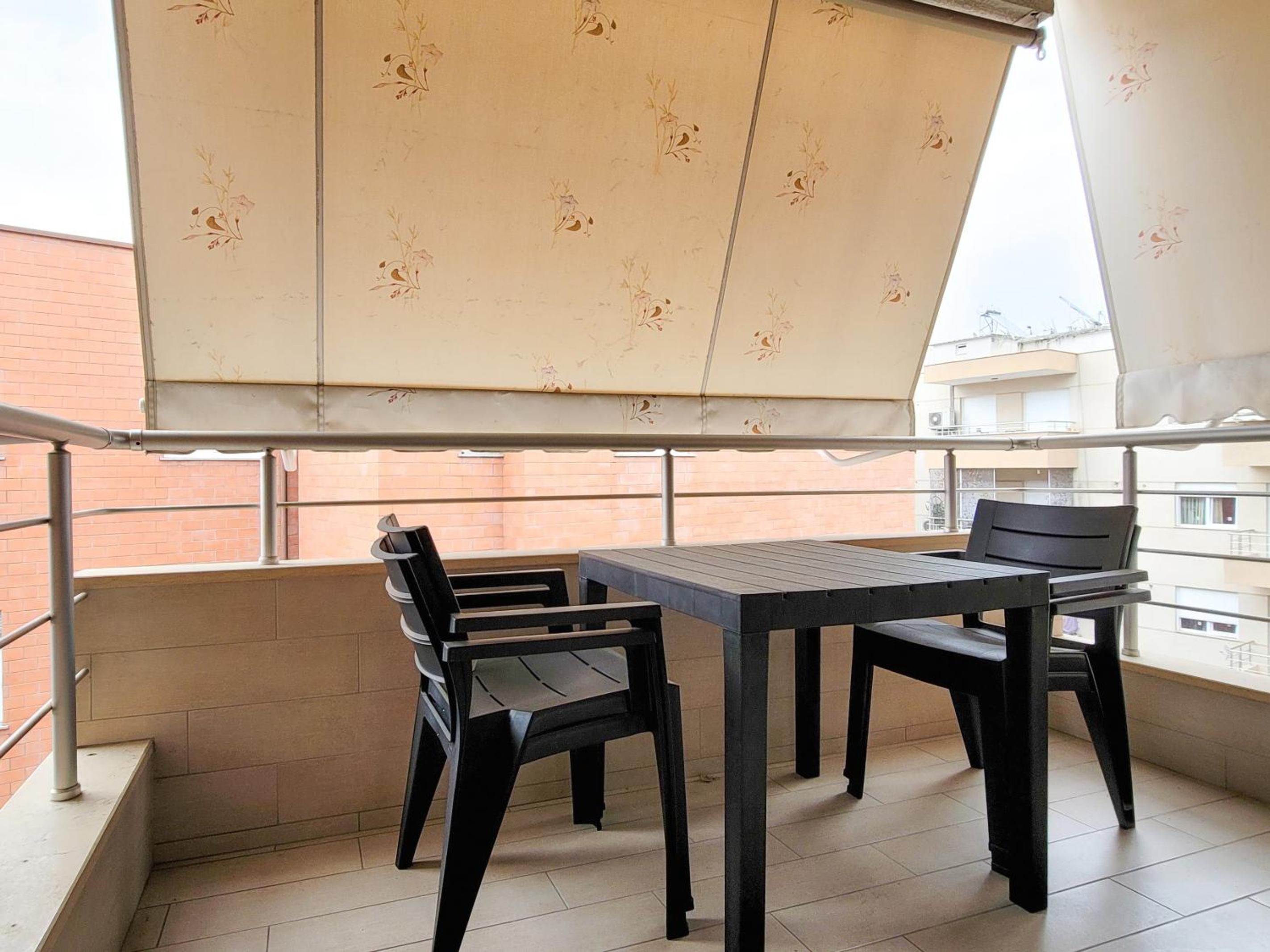 Modern 1BR Skyline City View - Central Tirana