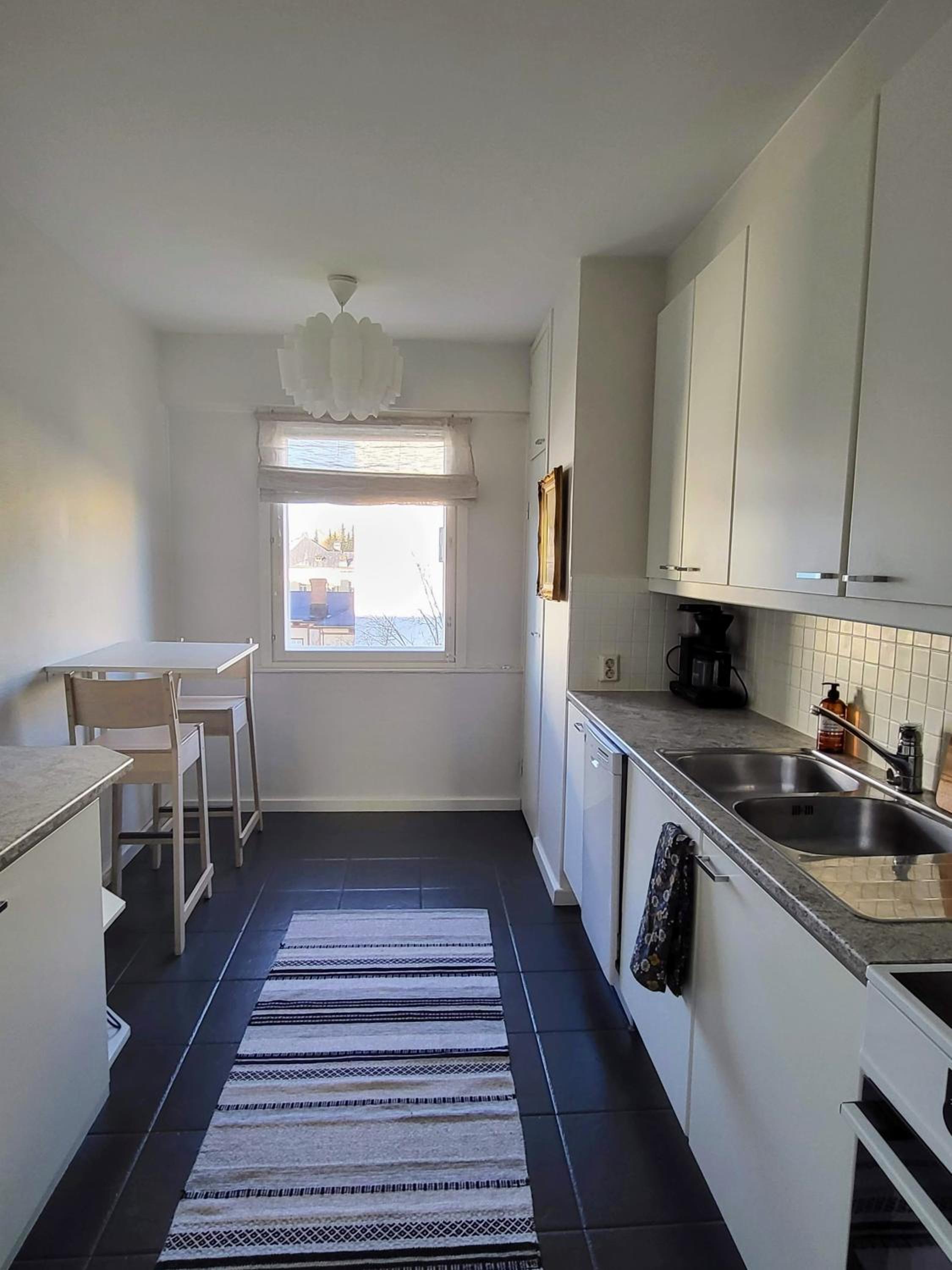 Beautiful 2 bedroom apartment with Free WiFi, Parking & AC view 4