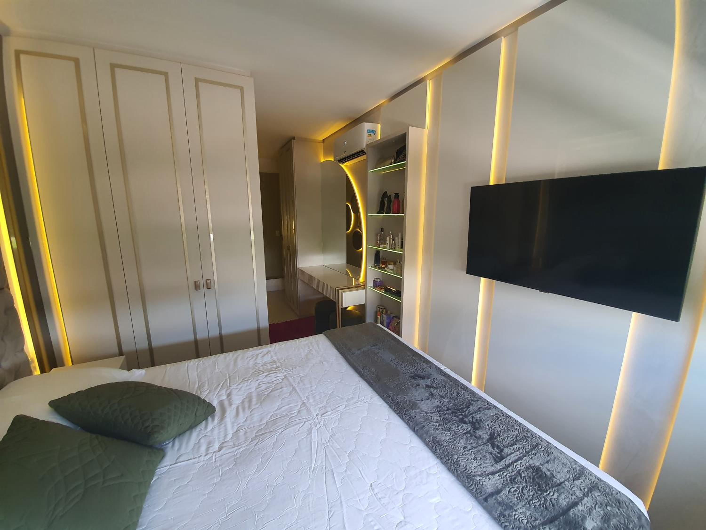 Apto Lindíssimo Cannes Club Residence, com piscina, próximo à praia