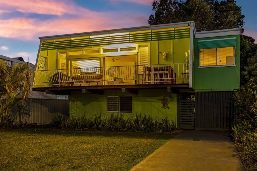 BEACHED @ YAMBA (water views, dog friendly, air con)