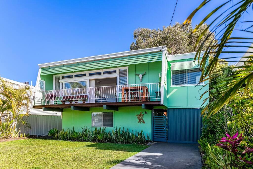 BEACHED @ YAMBA (water views, dog friendly, air con)