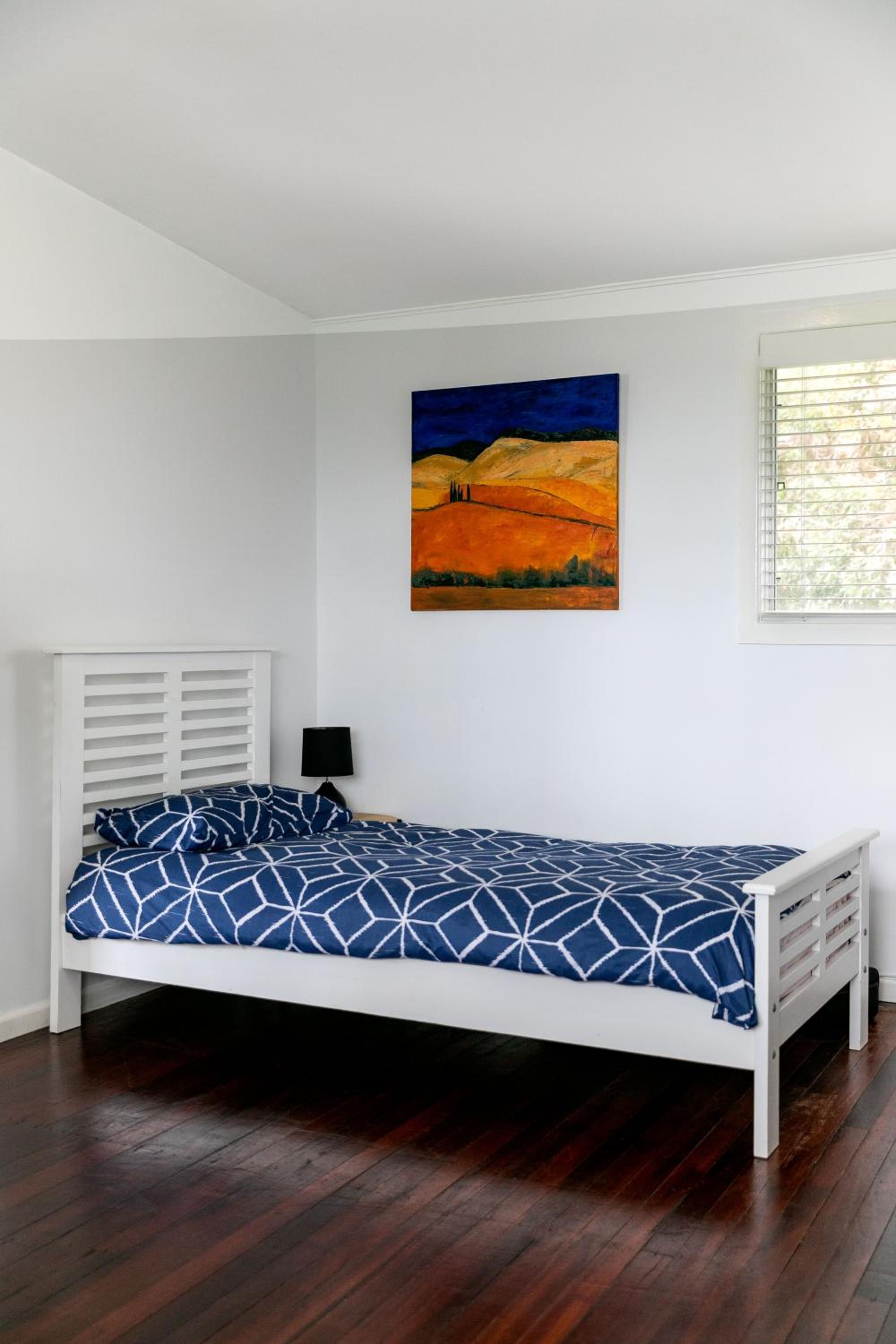 BEACHED @ YAMBA (water views, dog friendly, air con)