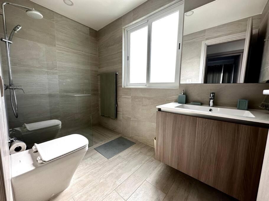 Spacious 1 Bedroom Apartment Near The Beach view 2