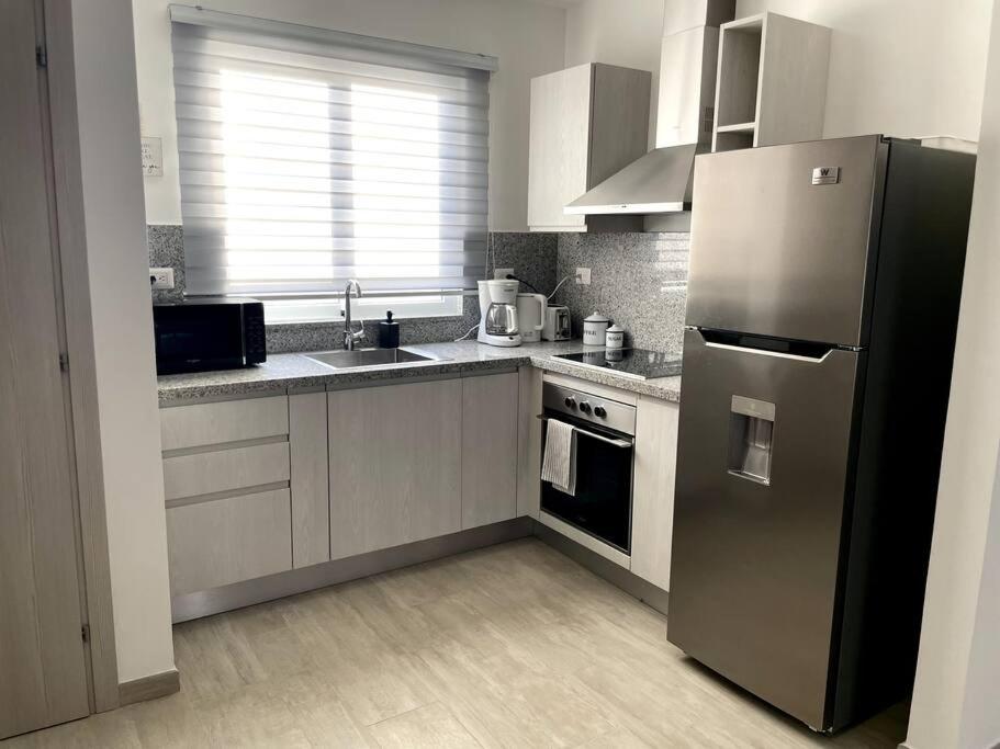Spacious 1 Bedroom Apartment Near The Beach view 3