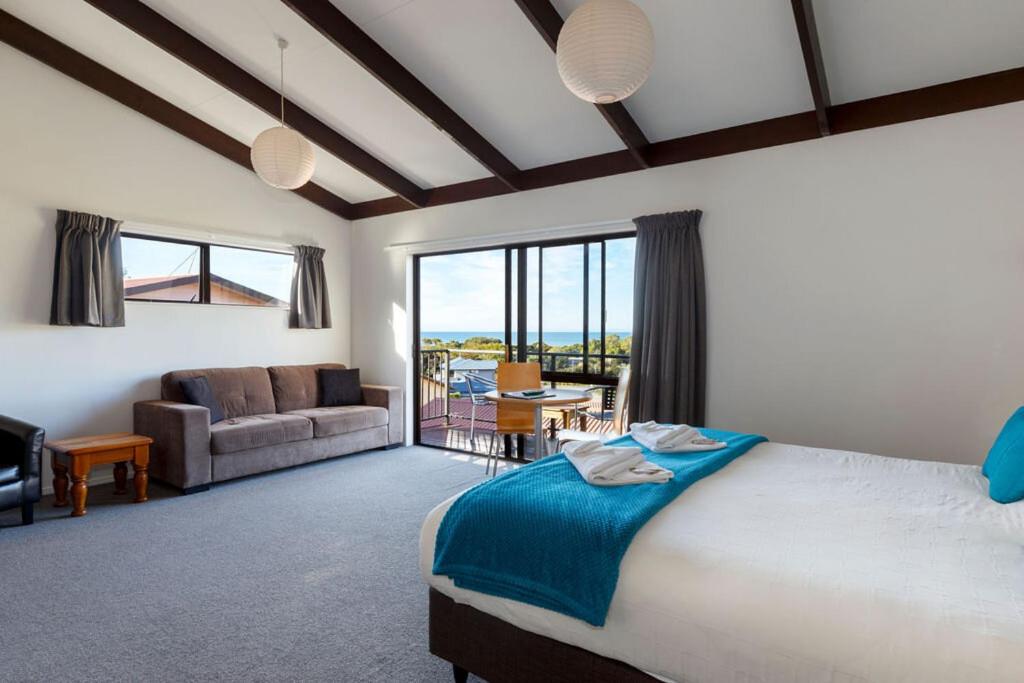 Unit 5 Kaiteri Apartments and Holiday Homes view 5