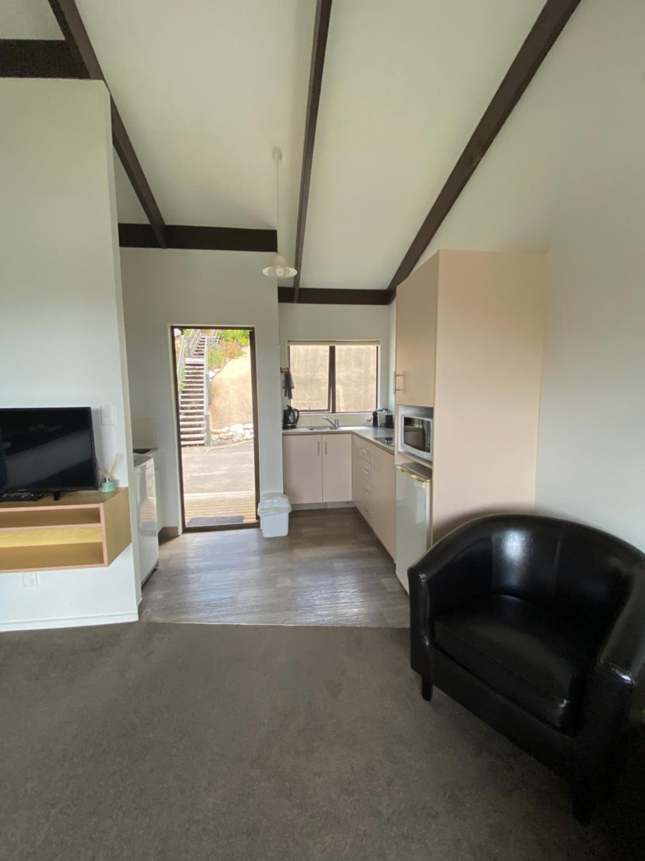 Unit 4 Kaiteri Apartments and Holiday Homes view 5