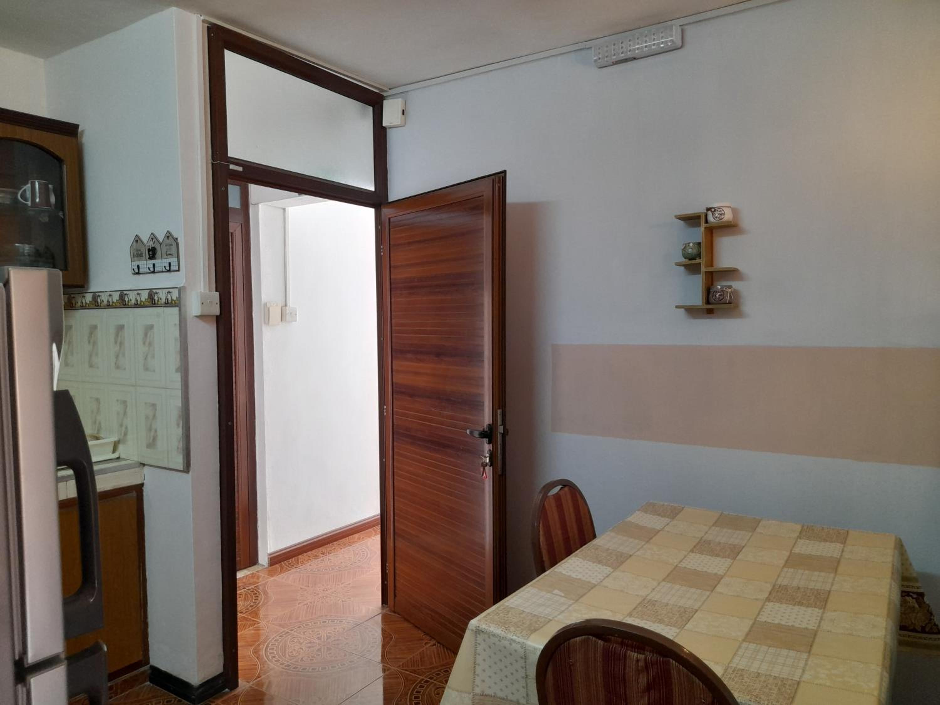 Roshnee Apartments and Studios view 4