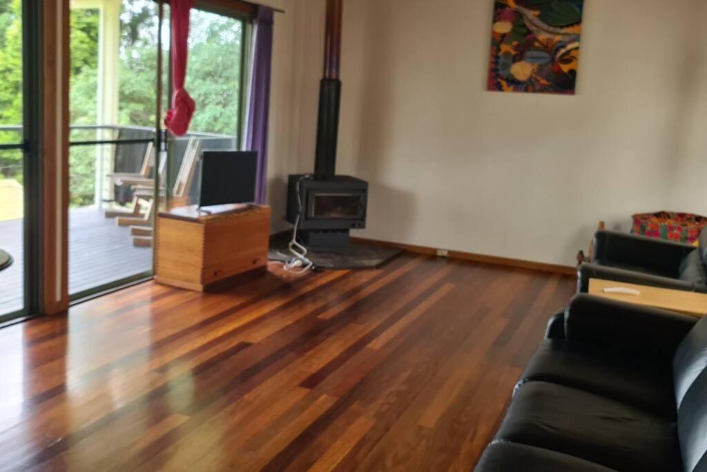 Sanctuary in Luscious Green Hills of Coorabell