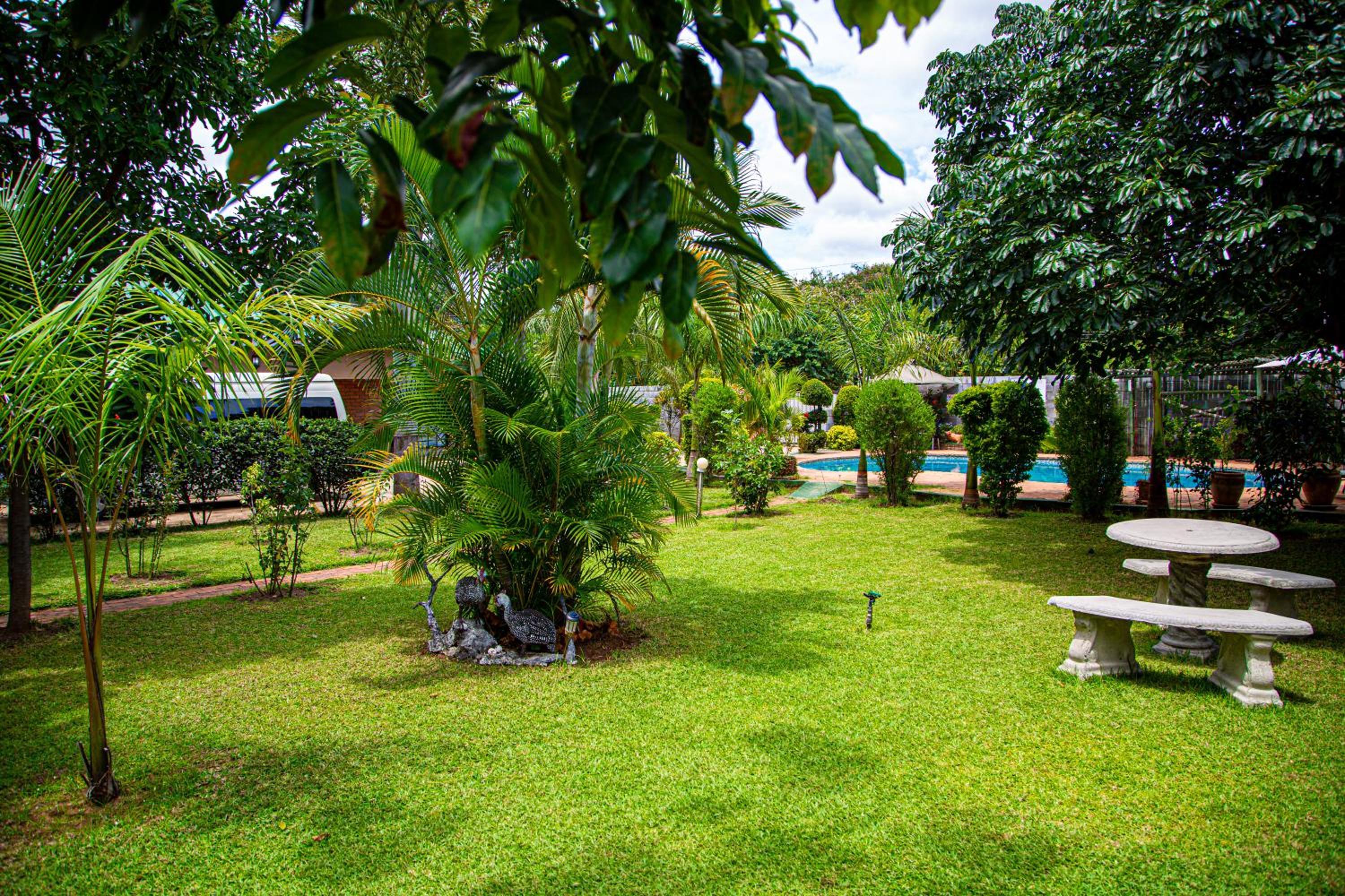 Dzimbahwe Guest Lodge