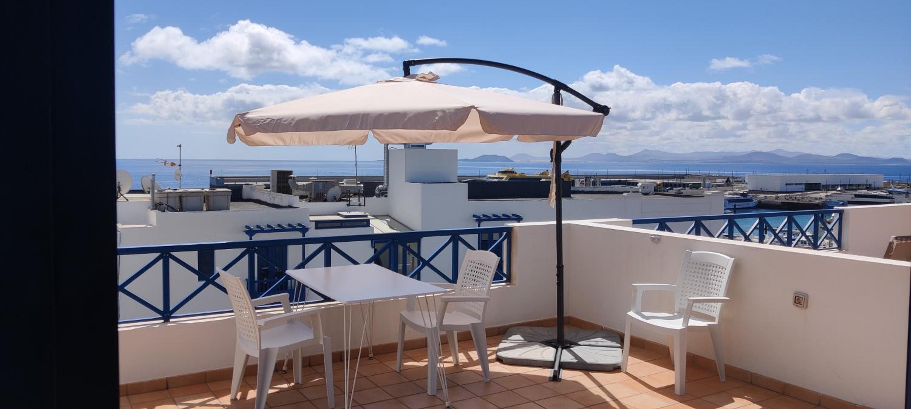 Playa Blanca Center Ocean View Apartment