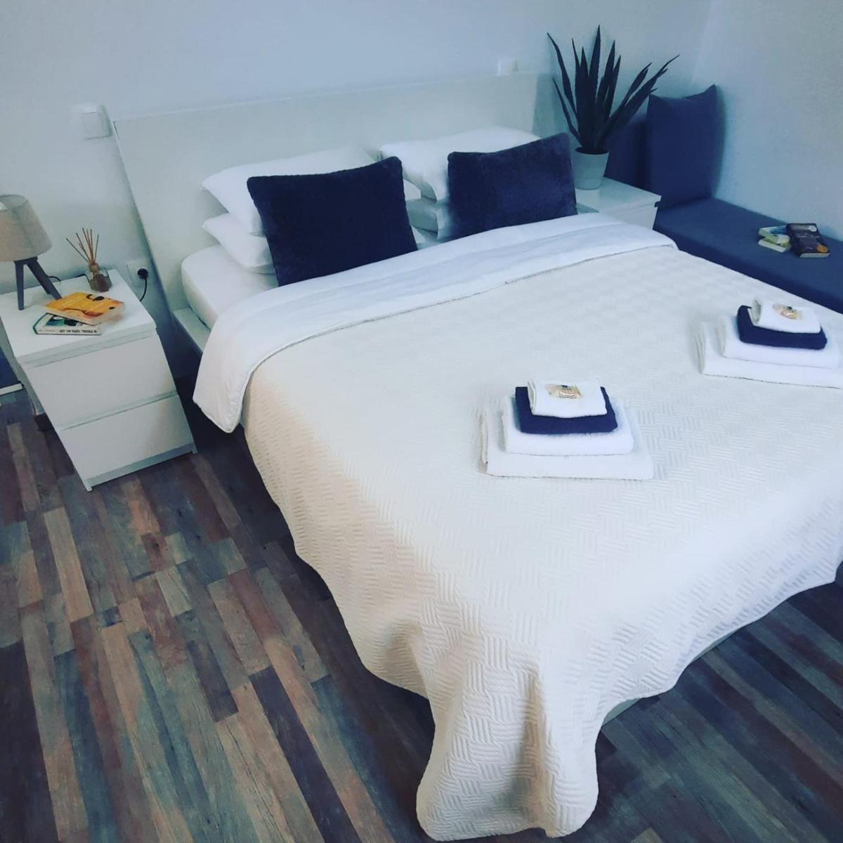 Glyfada Vacation Apt