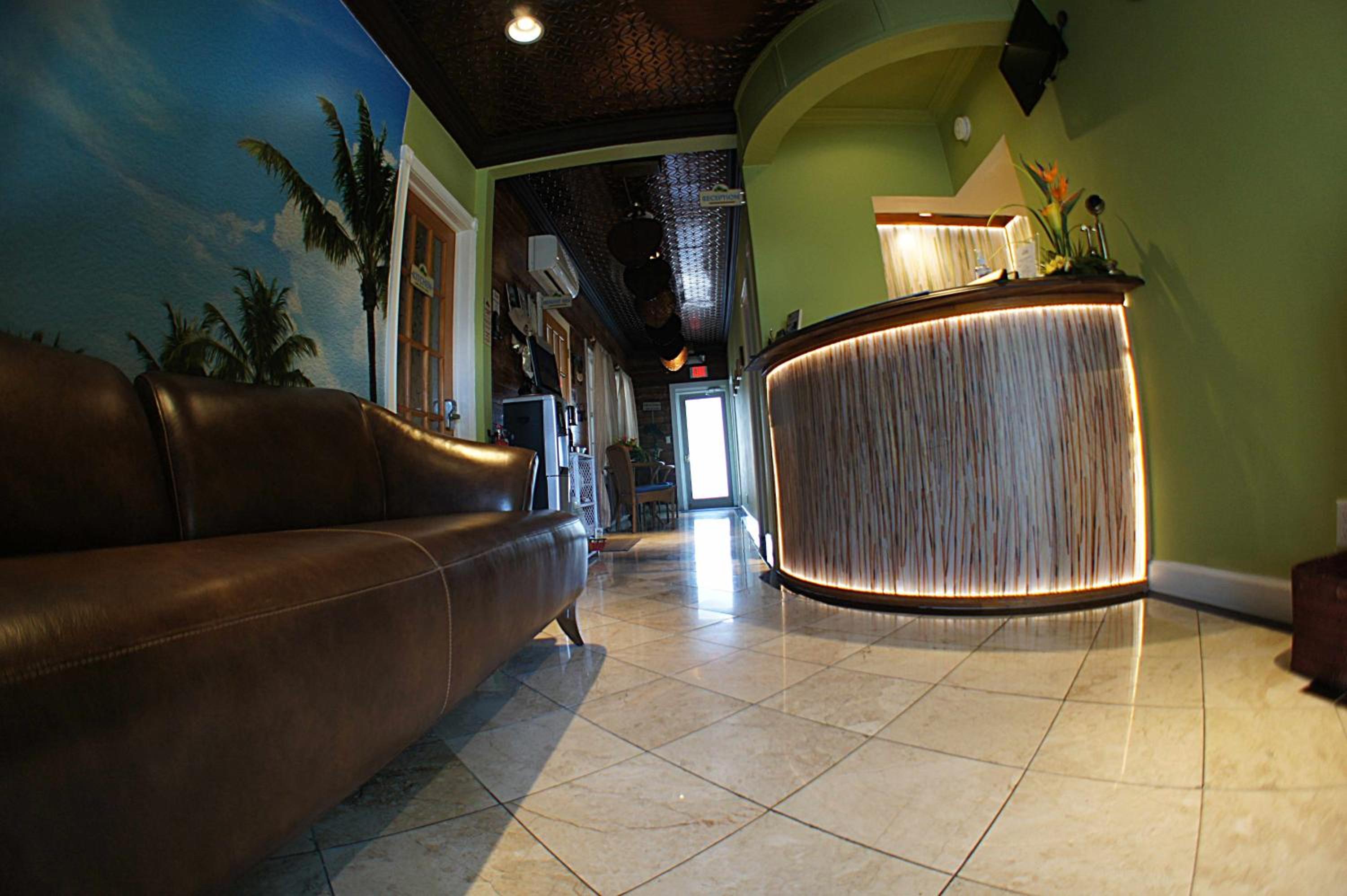 Seascape Tropical Inn