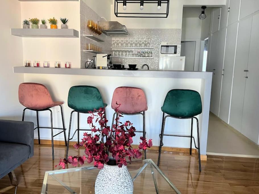 2BDR Boutique Full Apt in Plaka (BIG BALCONY)