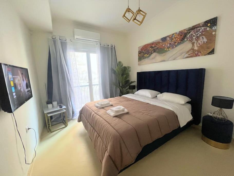 2BDR Boutique Full Apt in Plaka (BIG BALCONY)