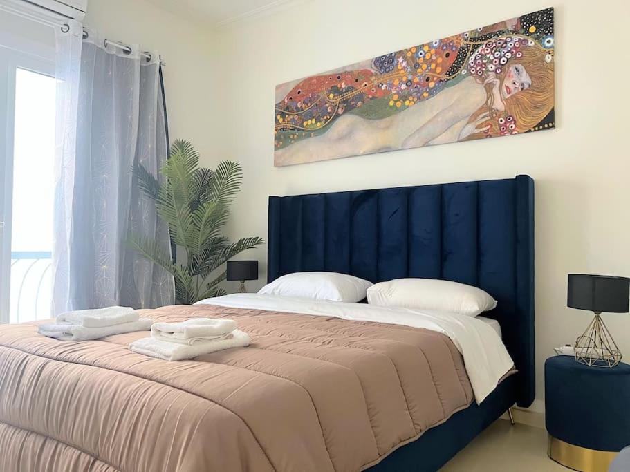 2BDR Boutique Full Apt in Plaka (BIG BALCONY)