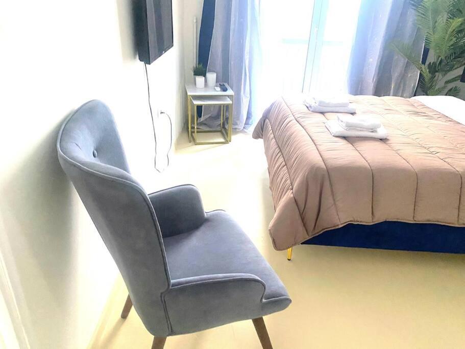 2BDR Boutique Full Apt in Plaka (BIG BALCONY)
