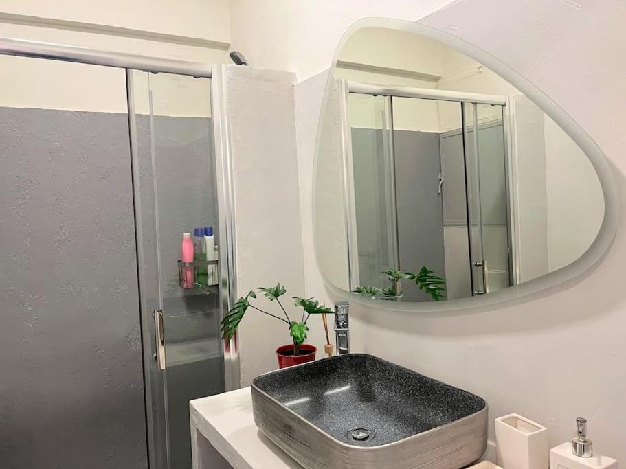 2BDR Boutique Full Apt in Plaka (BIG BALCONY)