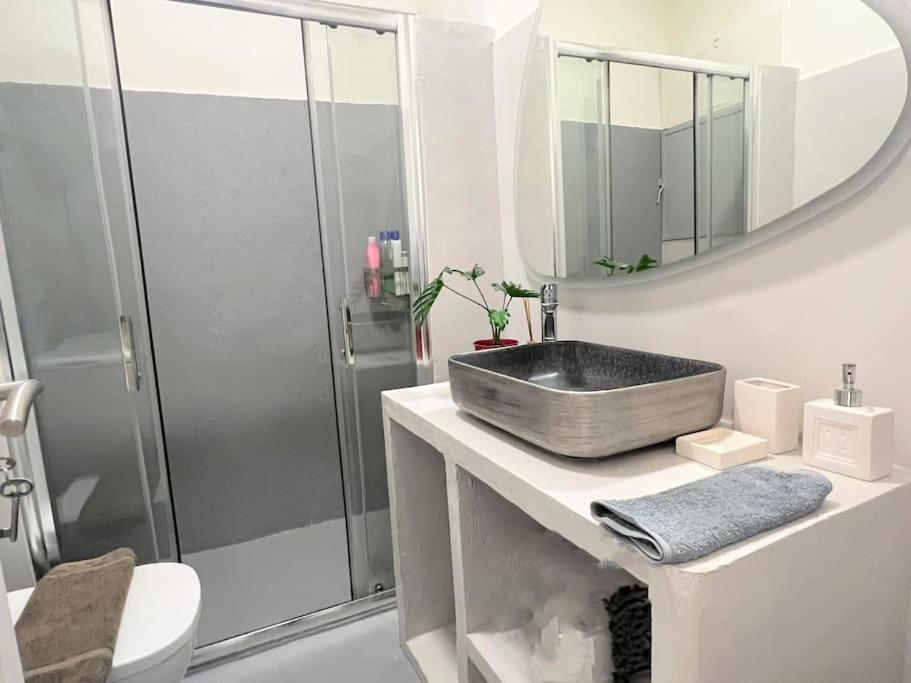 2BDR Boutique Full Apt in Plaka (BIG BALCONY)