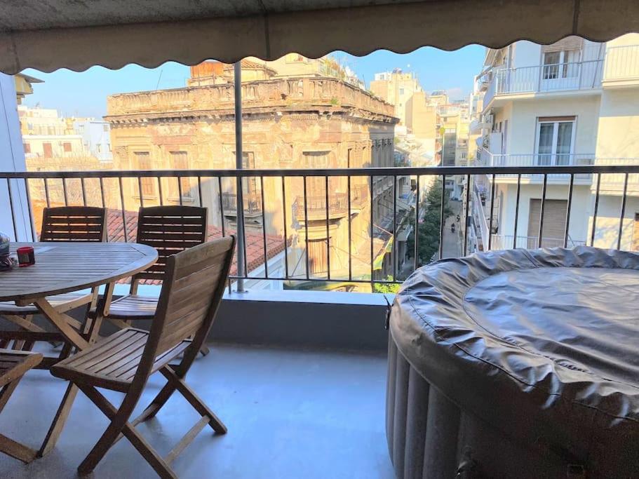 2BDR Boutique Full Apt in Plaka (BIG BALCONY)