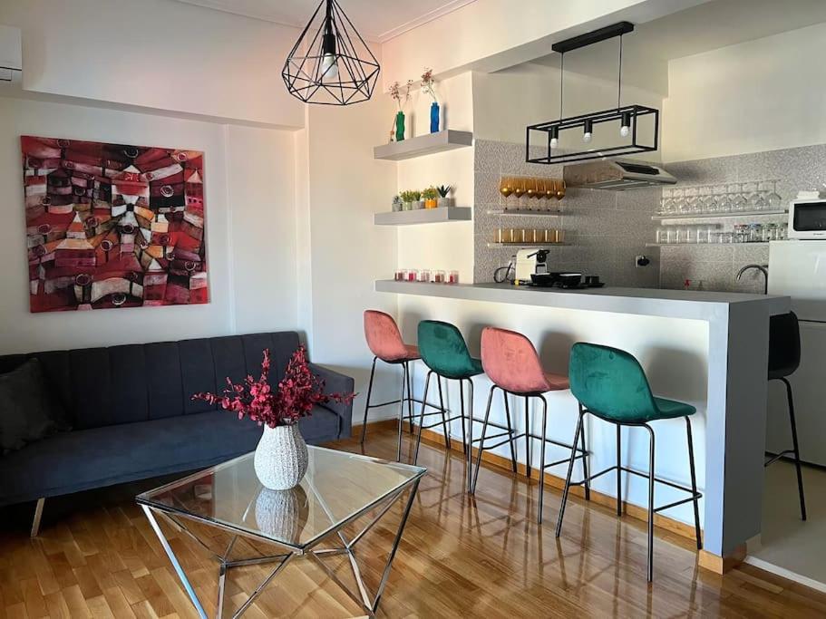 2BDR Boutique Full Apt in Plaka (BIG BALCONY)