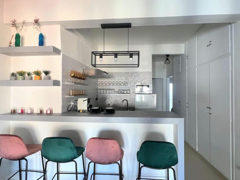 2BDR Boutique Full Apt in Plaka (BIG BALCONY)