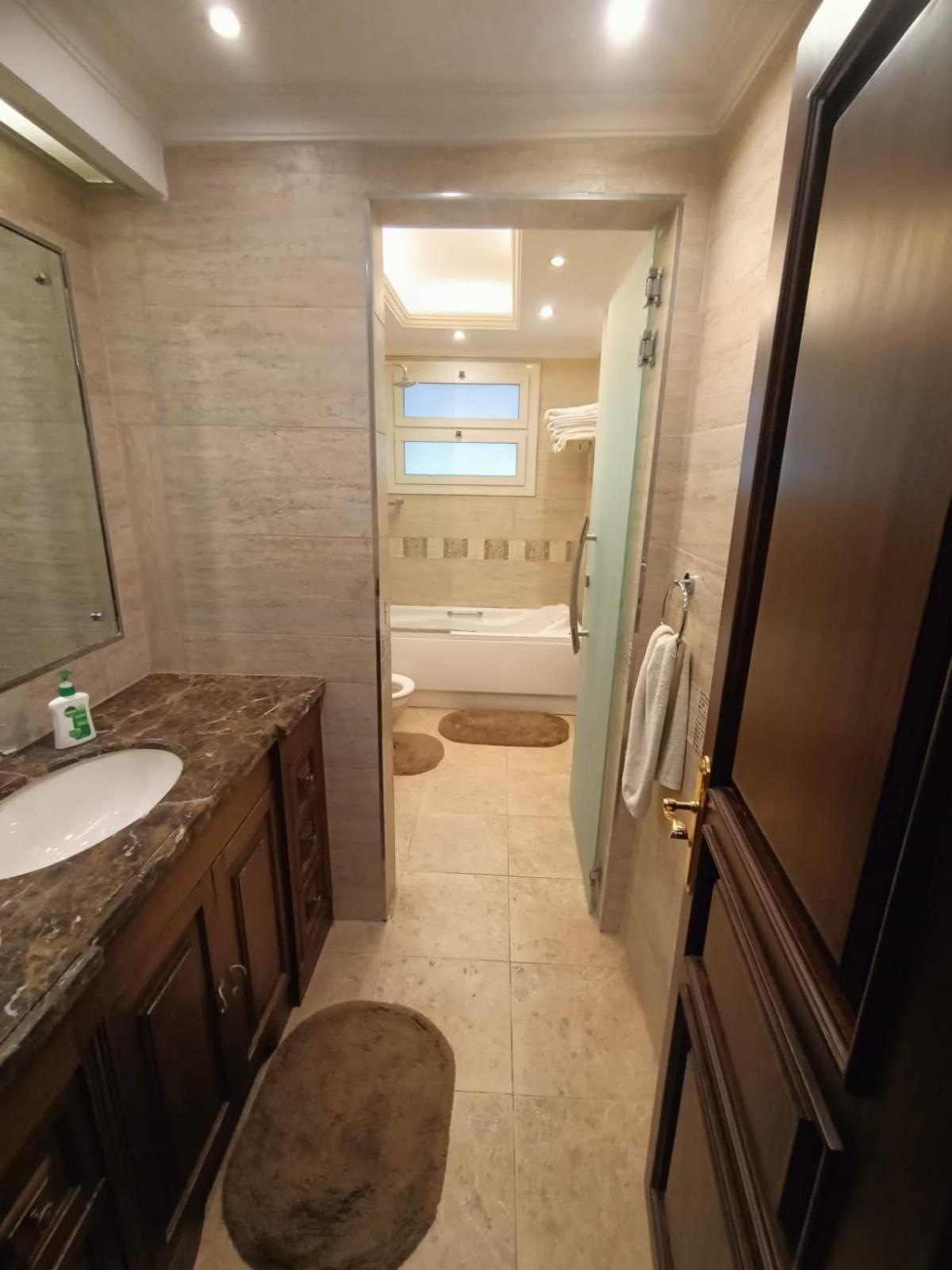 Luxurious Apartment In Massaken Sheraton near Cairo Int'l Airport