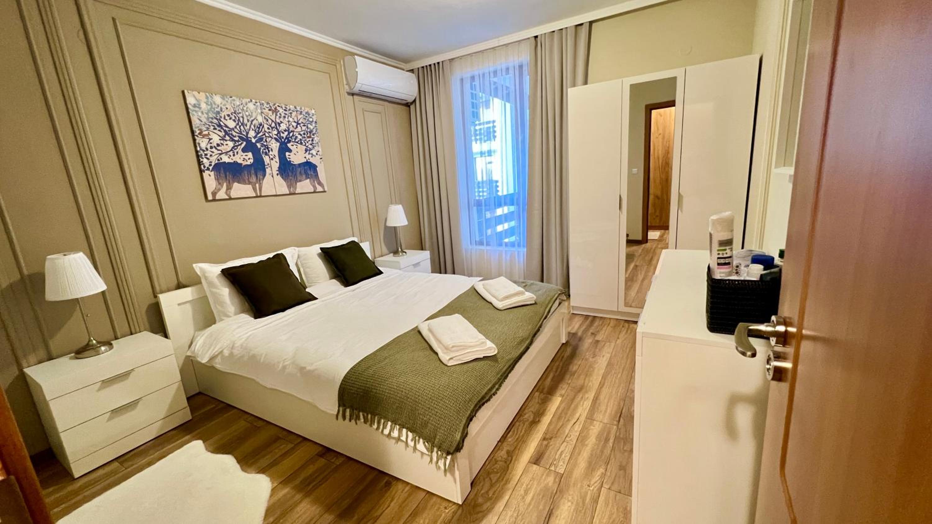 Gondola Apartments Lux