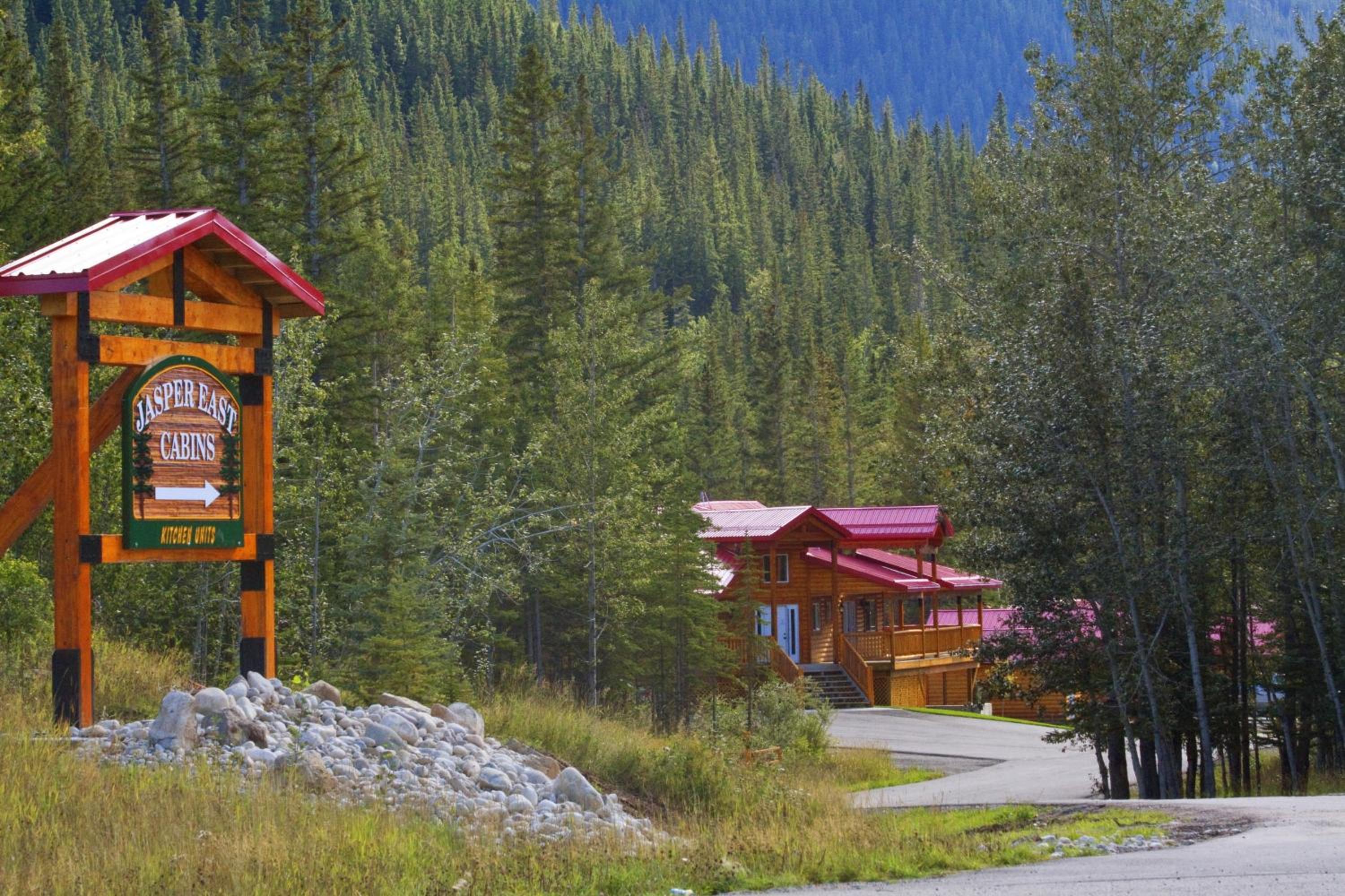 Jasper East Cabins