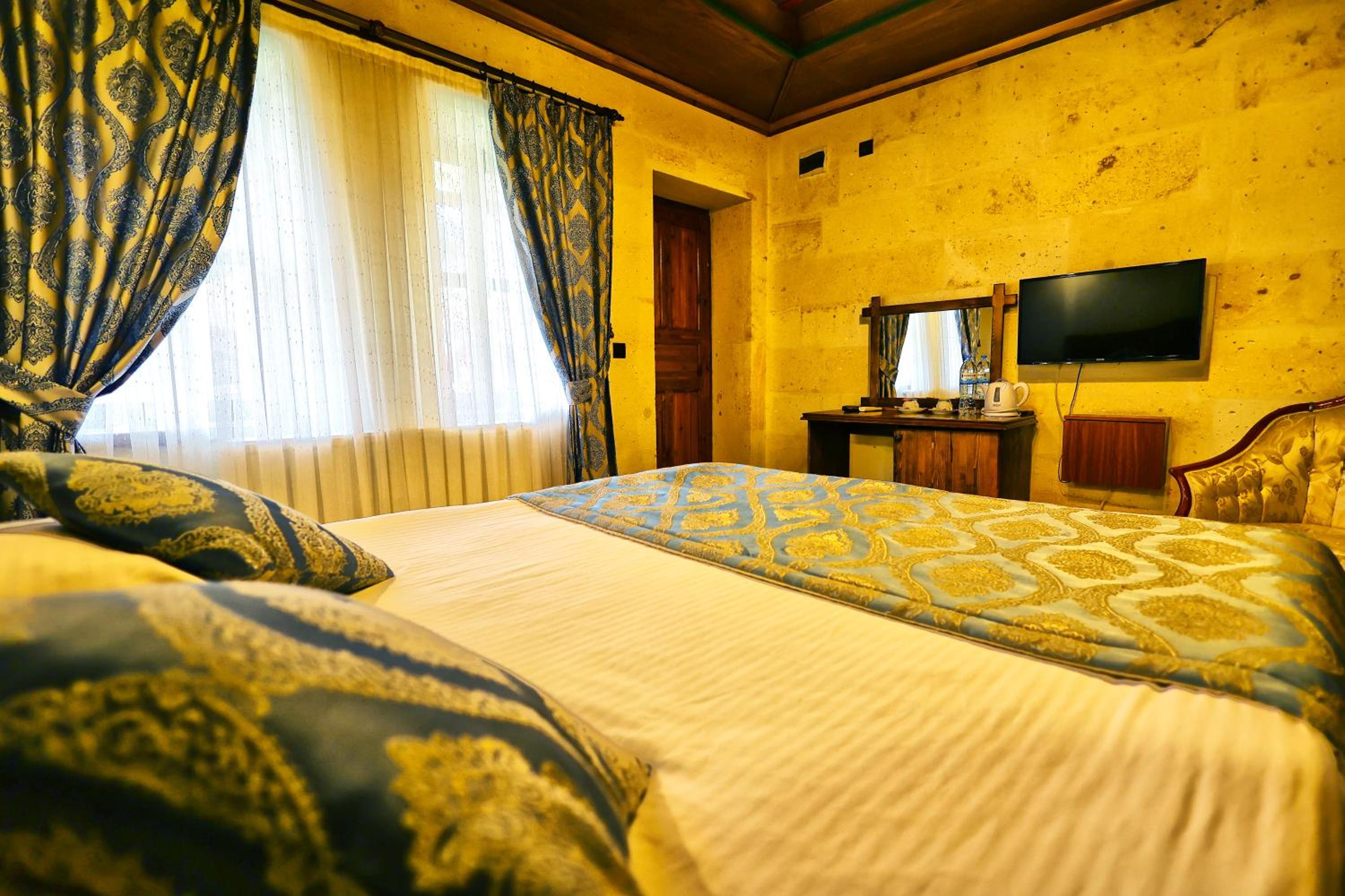 Cappadocia Empire Cave Hotel - Image 39